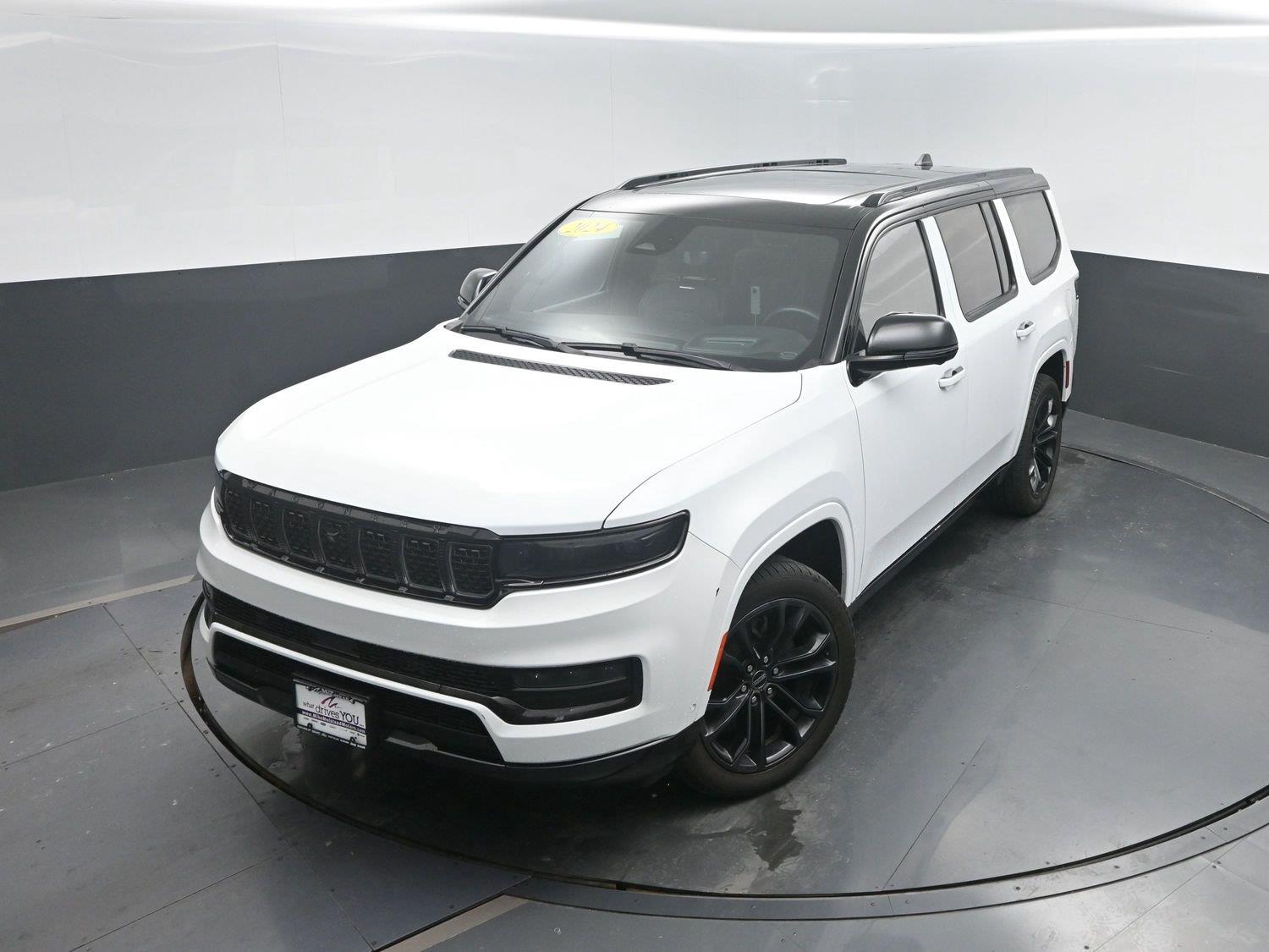 Used 2024 Bright White Clearcoat Jeep Series II Obsidian image 38