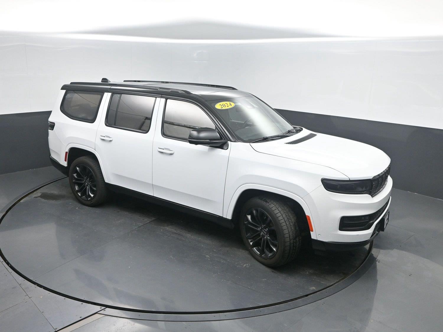 Used 2024 Bright White Clearcoat Jeep Series II Obsidian image 41