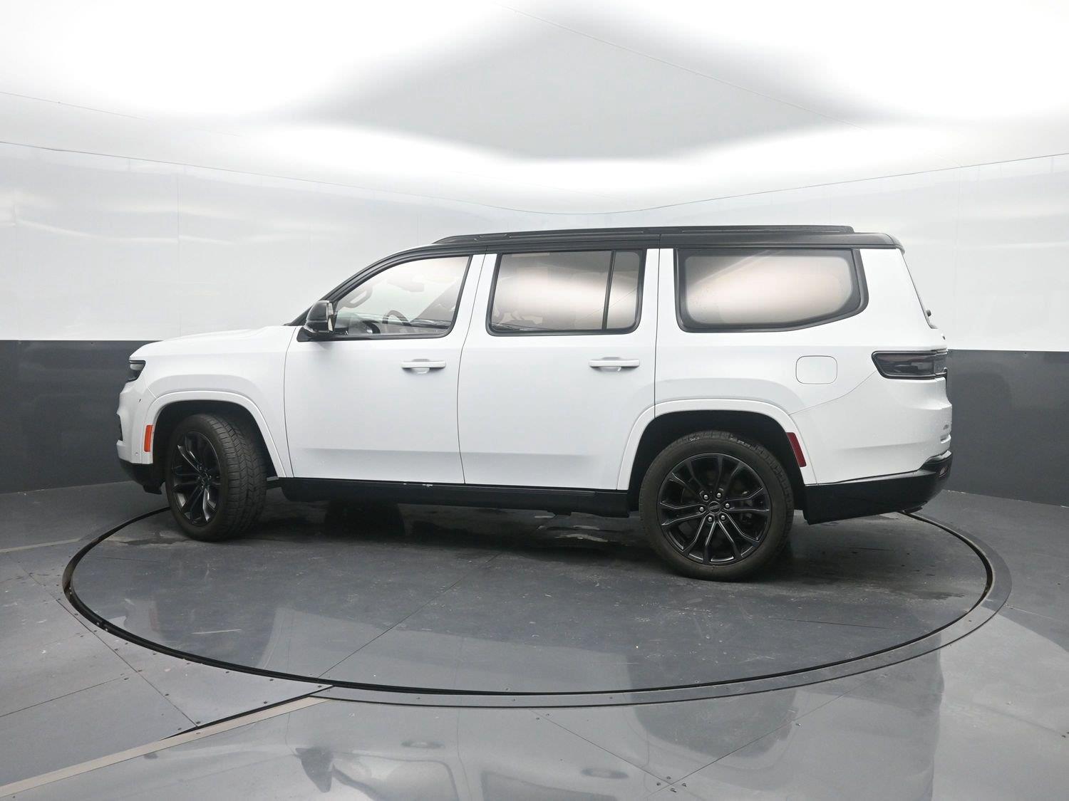 Used 2024 Bright White Clearcoat Jeep Series II Obsidian image 42