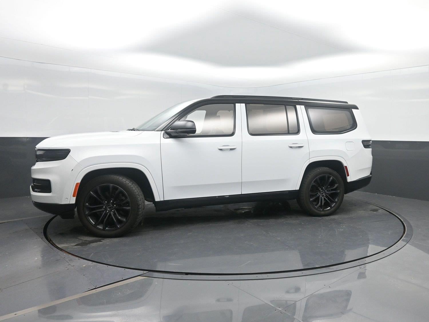 Used 2024 Bright White Clearcoat Jeep Series II Obsidian image 43