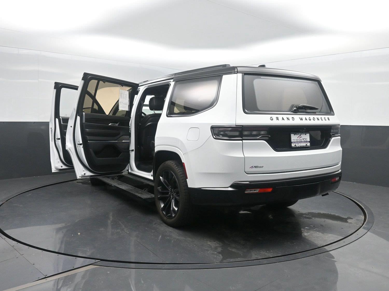 Used 2024 Bright White Clearcoat Jeep Series II Obsidian image 48
