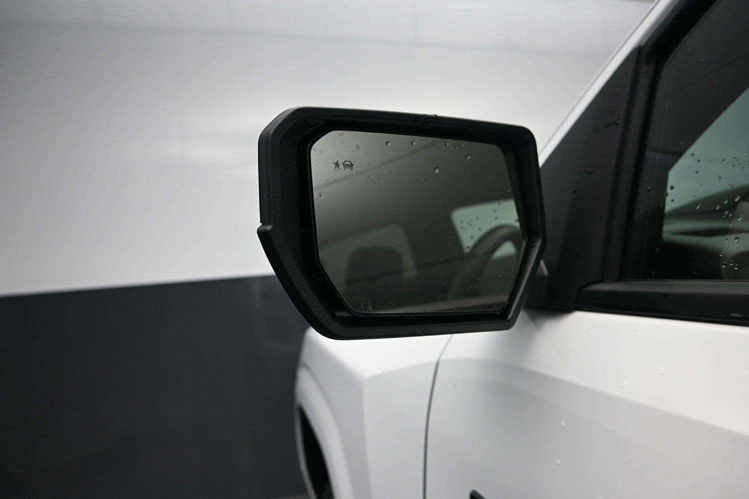 Used 2024 Summit White Chevrolet 4WD Z71 image 19