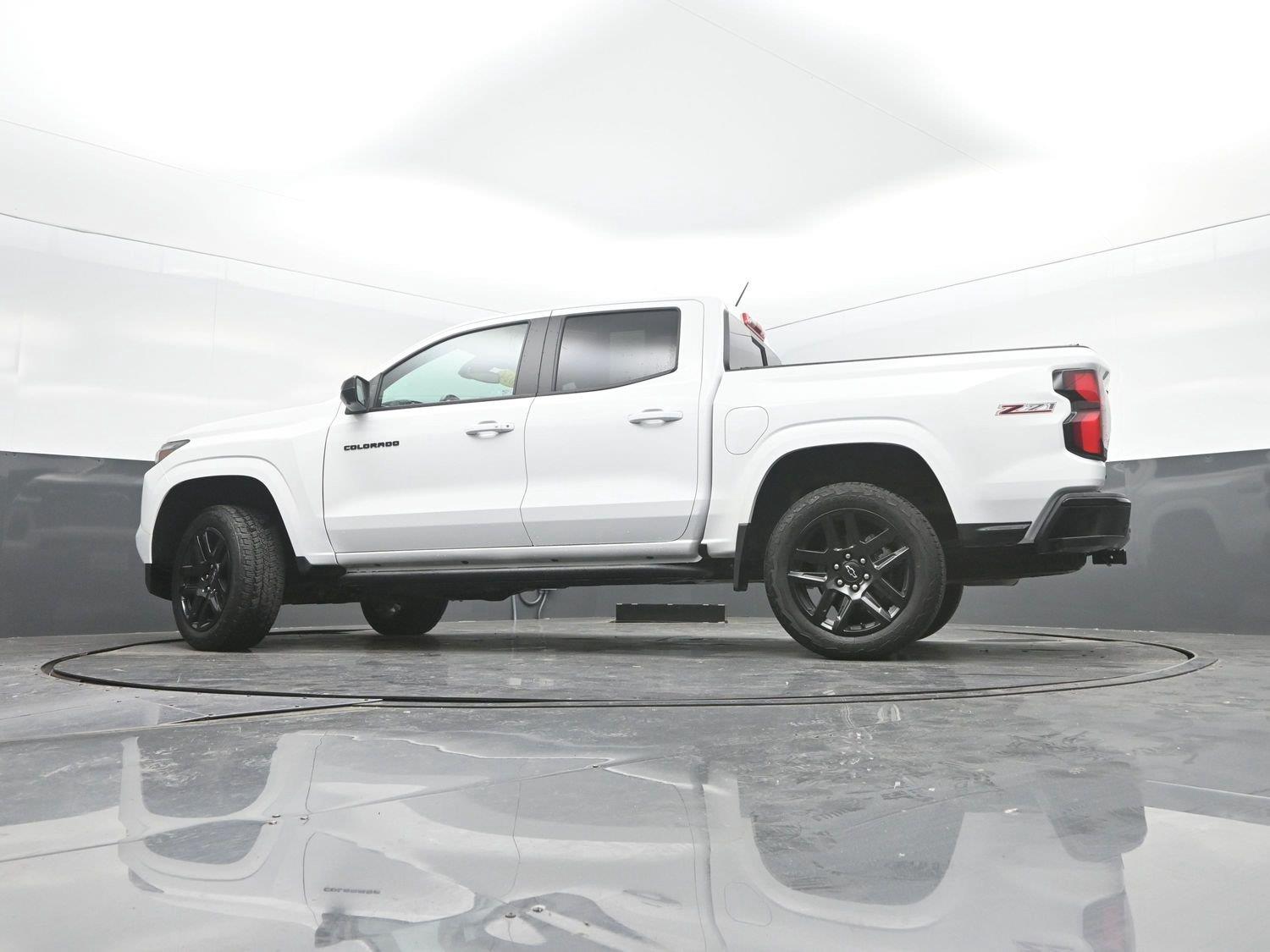 Used 2024 Summit White Chevrolet 4WD Z71 image 36
