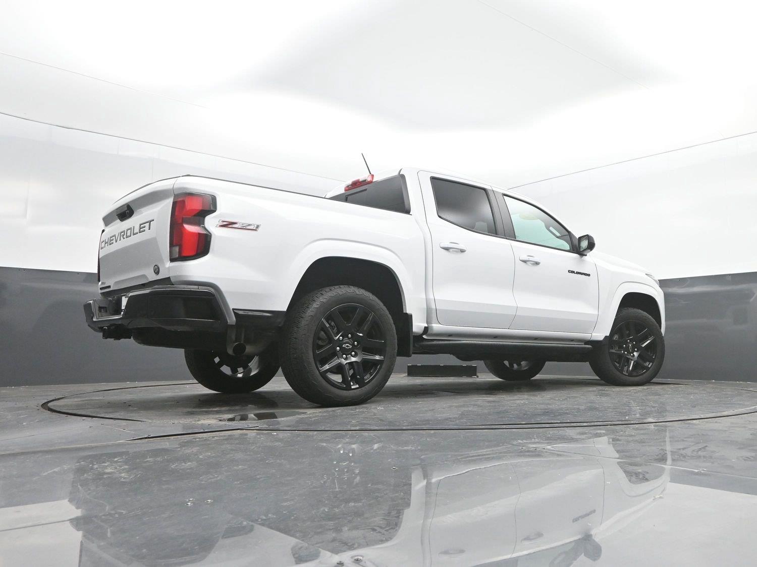 Used 2024 Summit White Chevrolet 4WD Z71 image 37
