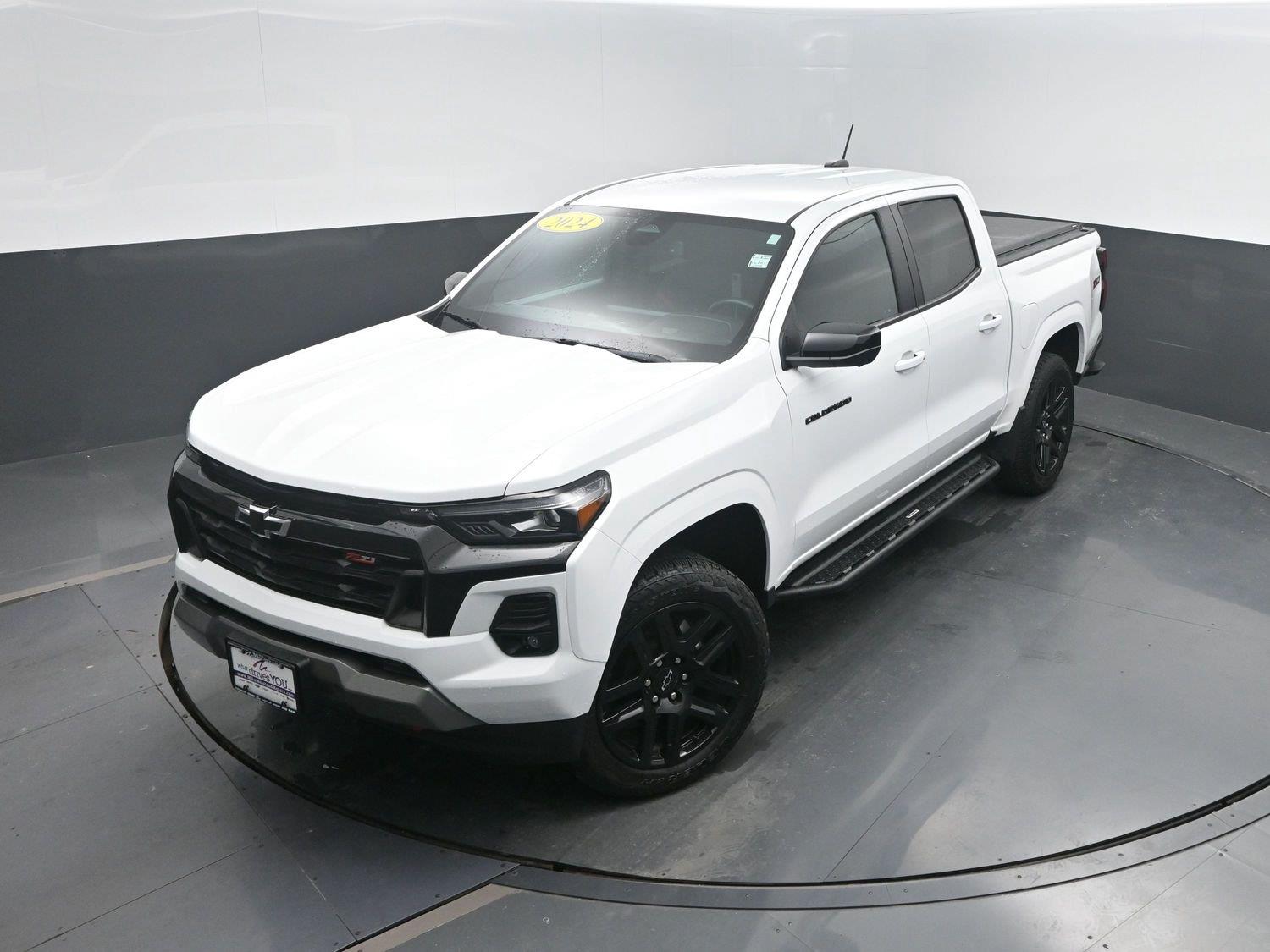 Used 2024 Summit White Chevrolet 4WD Z71 image 39