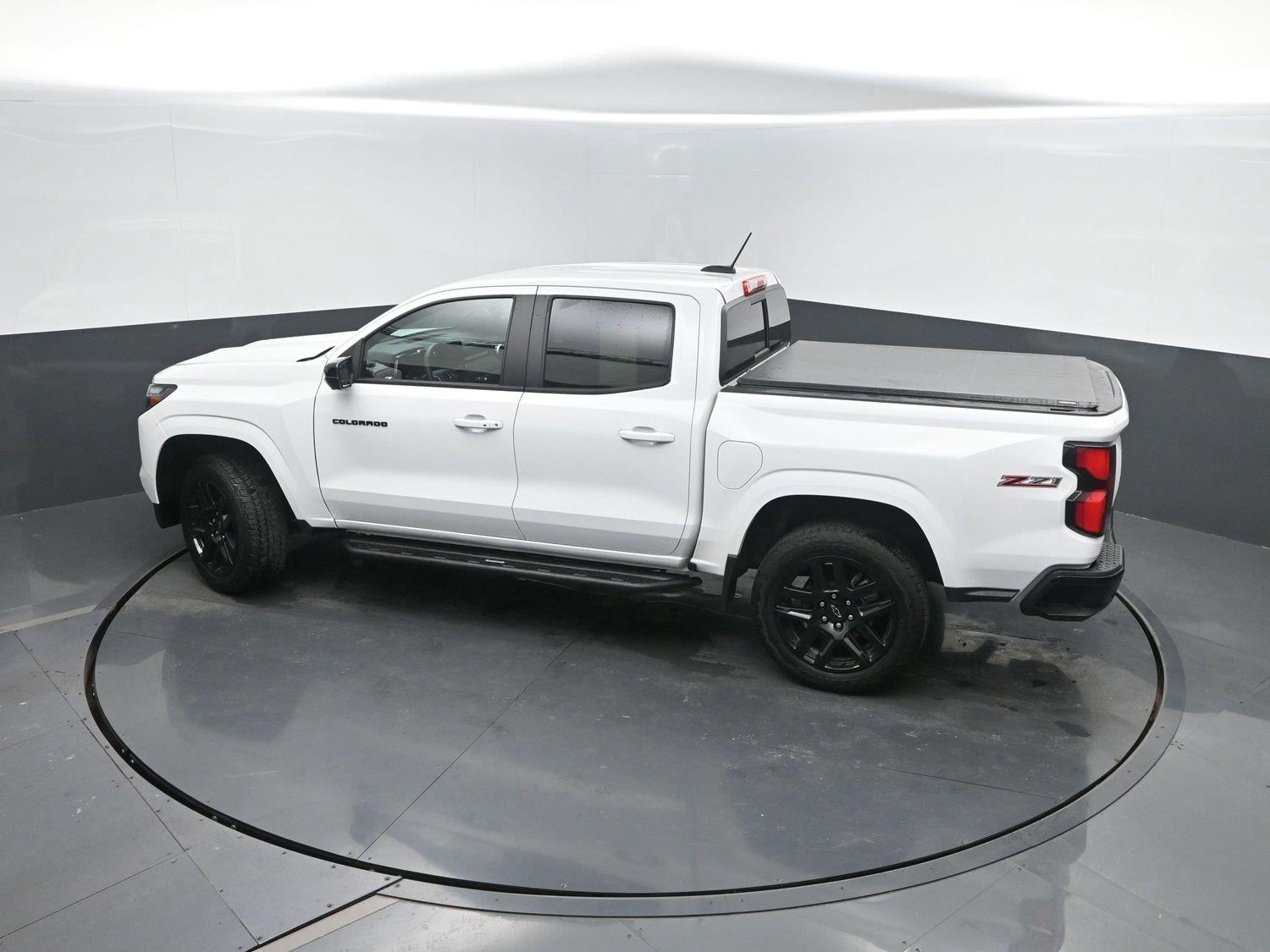 Used 2024 Summit White Chevrolet 4WD Z71 image 40
