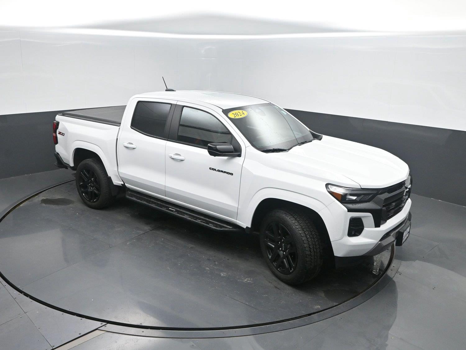 Used 2024 Summit White Chevrolet 4WD Z71 image 42