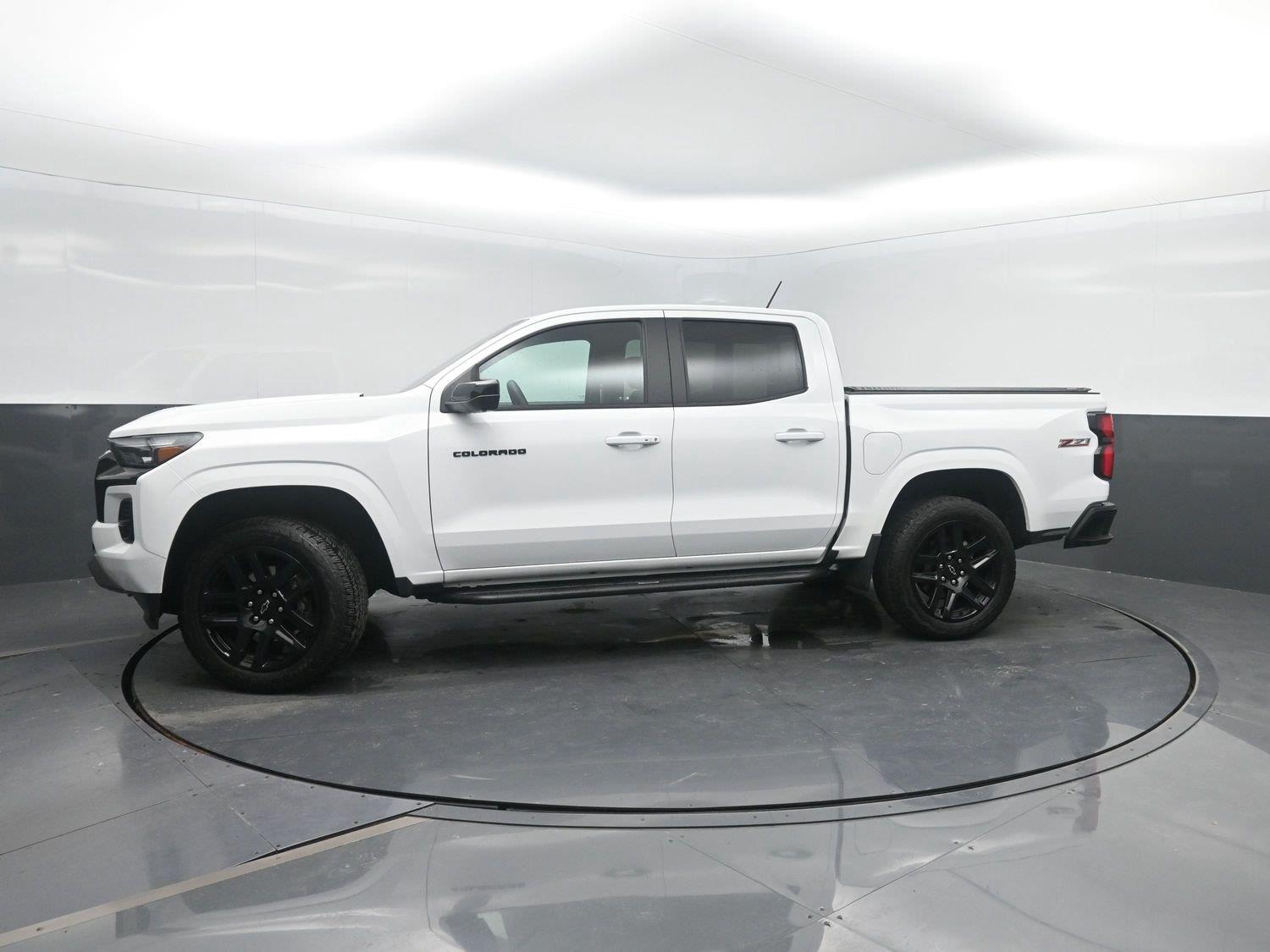 Used 2024 Summit White Chevrolet 4WD Z71 image 44