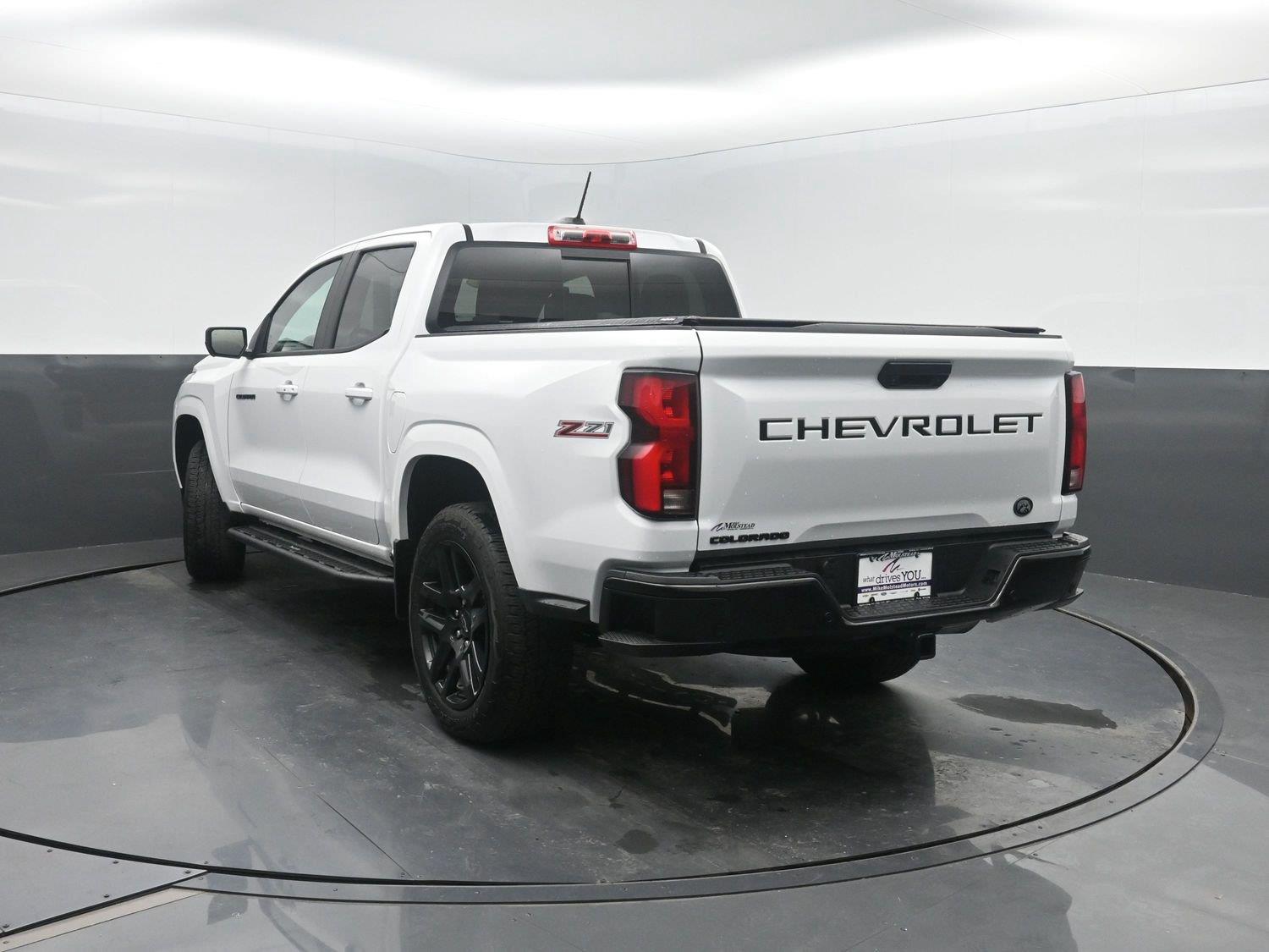 Used 2024 Summit White Chevrolet 4WD Z71 image 46