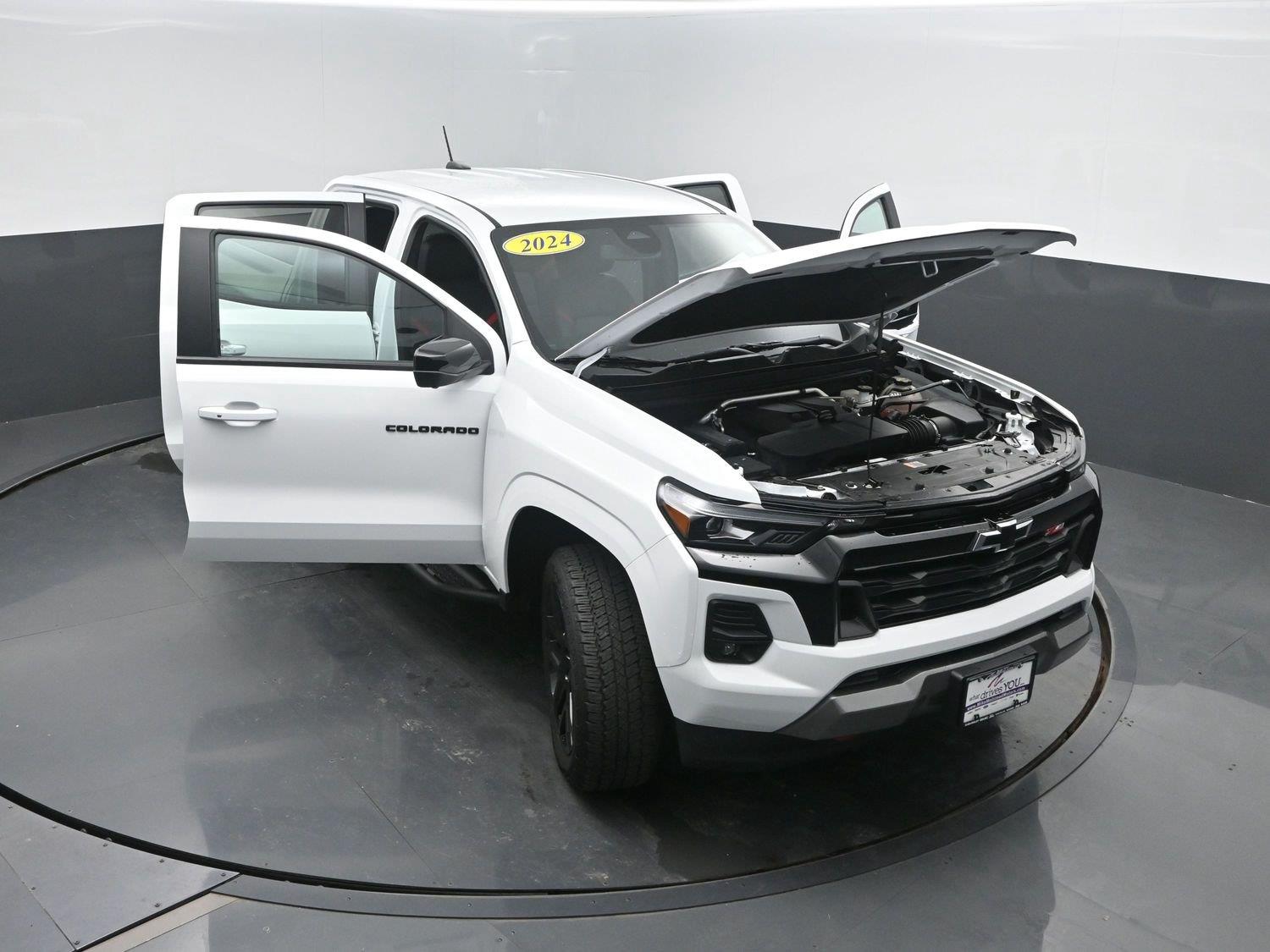 Used 2024 Summit White Chevrolet 4WD Z71 image 48