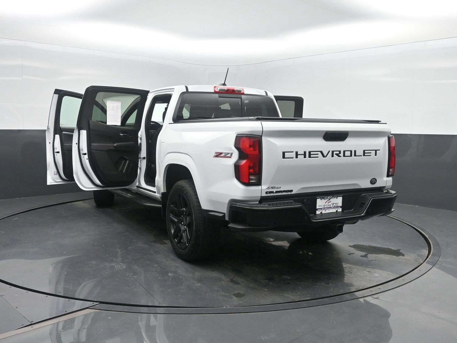 Used 2024 Summit White Chevrolet 4WD Z71 image 49