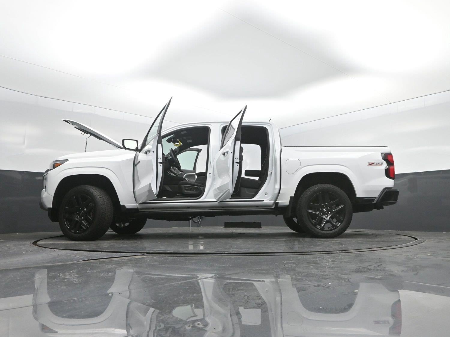 Used 2024 Summit White Chevrolet 4WD Z71 image 53