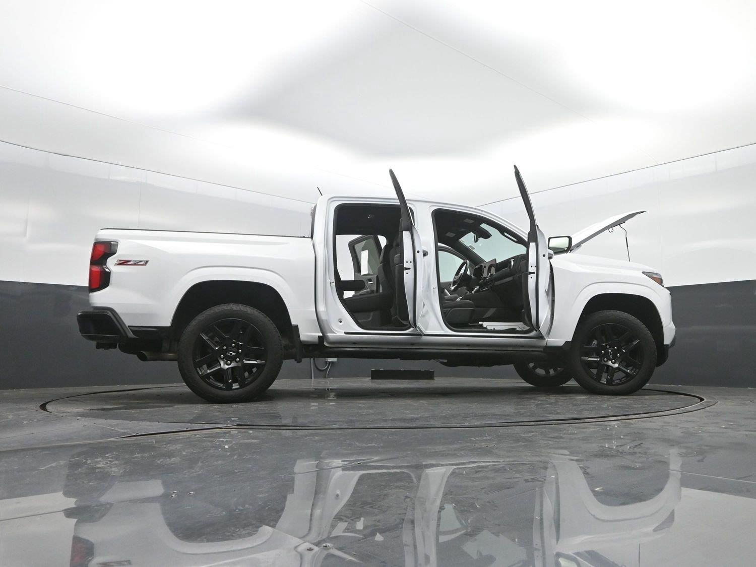 Used 2024 Summit White Chevrolet 4WD Z71 image 54