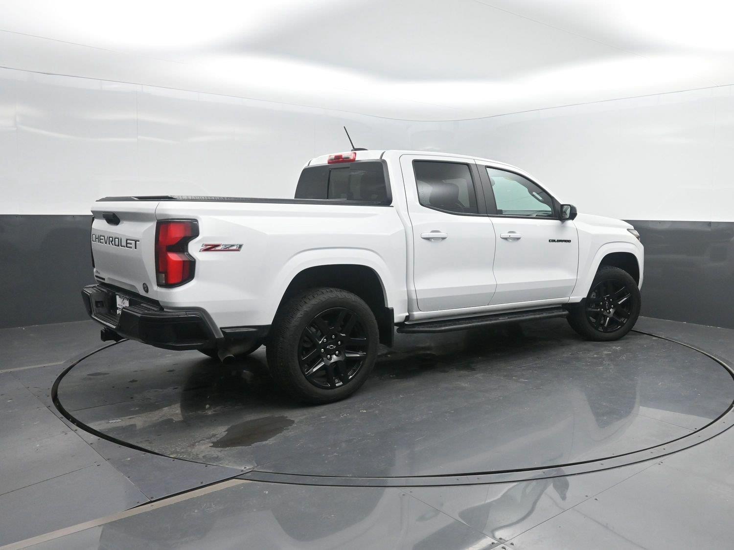Used 2024 Summit White Chevrolet 4WD Z71 image 2
