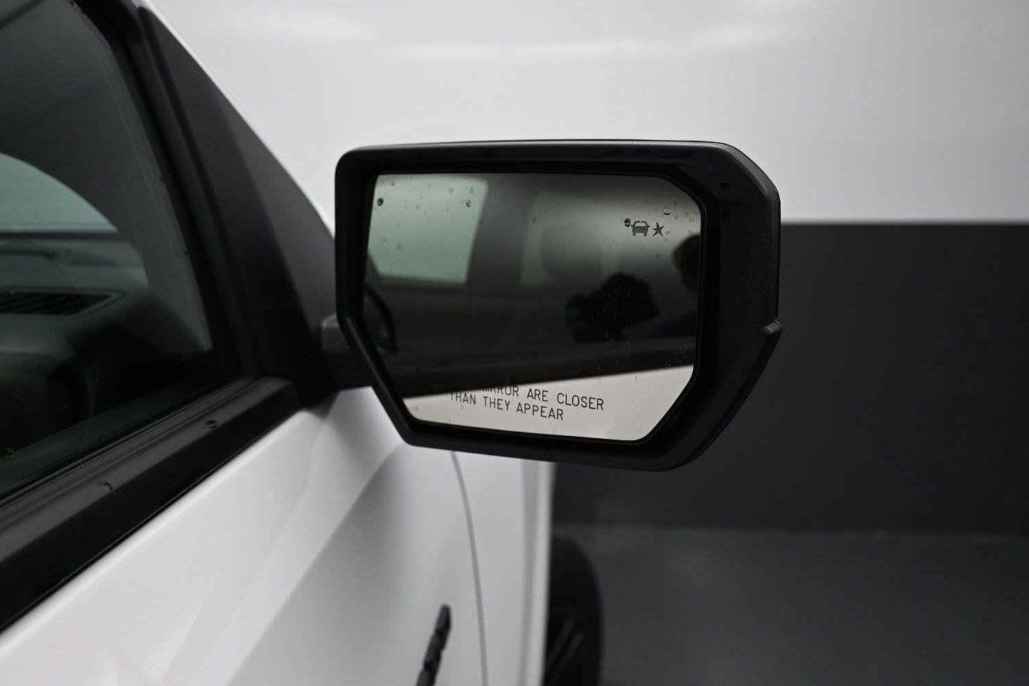 Used 2024 Summit White Chevrolet 4WD Z71 image 8