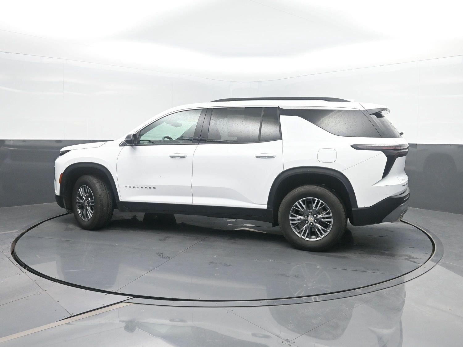 Used 2026 Summit White Chevrolet AWD LT image 41