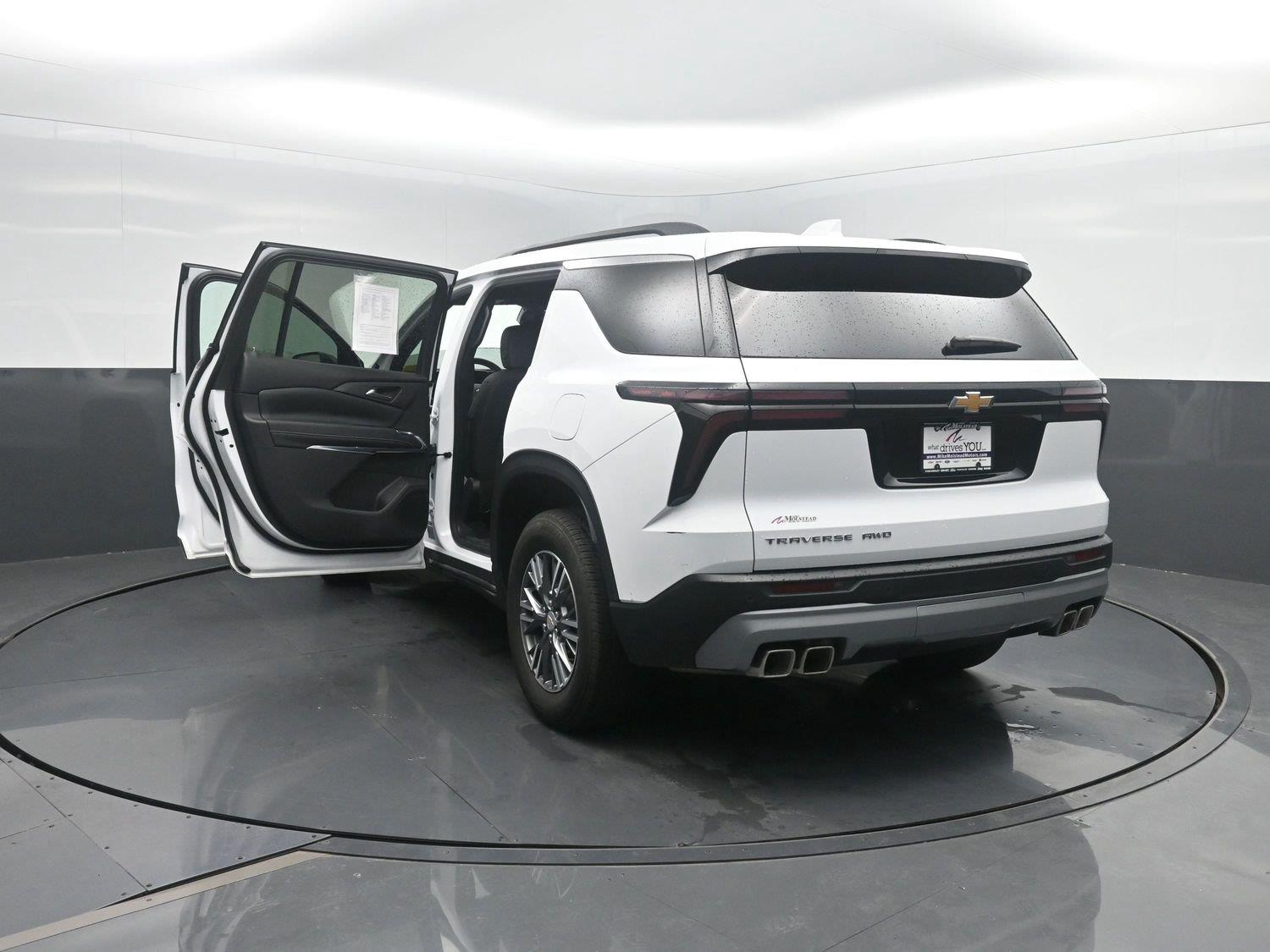 Used 2026 Summit White Chevrolet AWD LT image 46