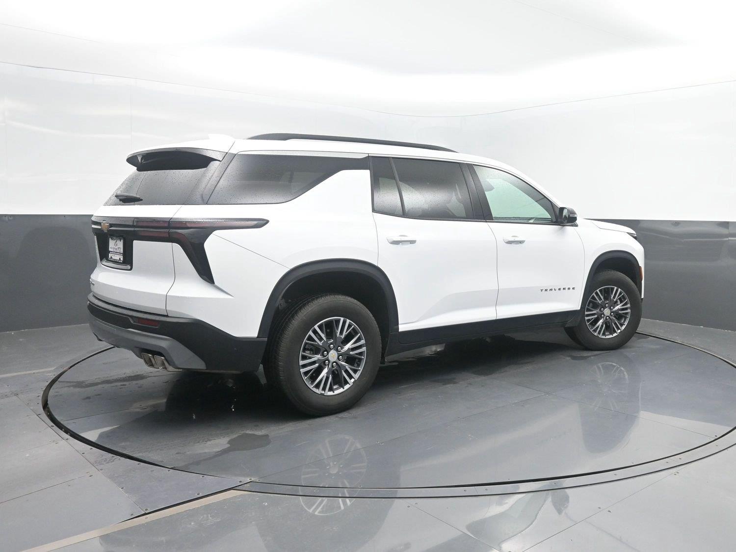 Used 2026 Summit White Chevrolet AWD LT image 3