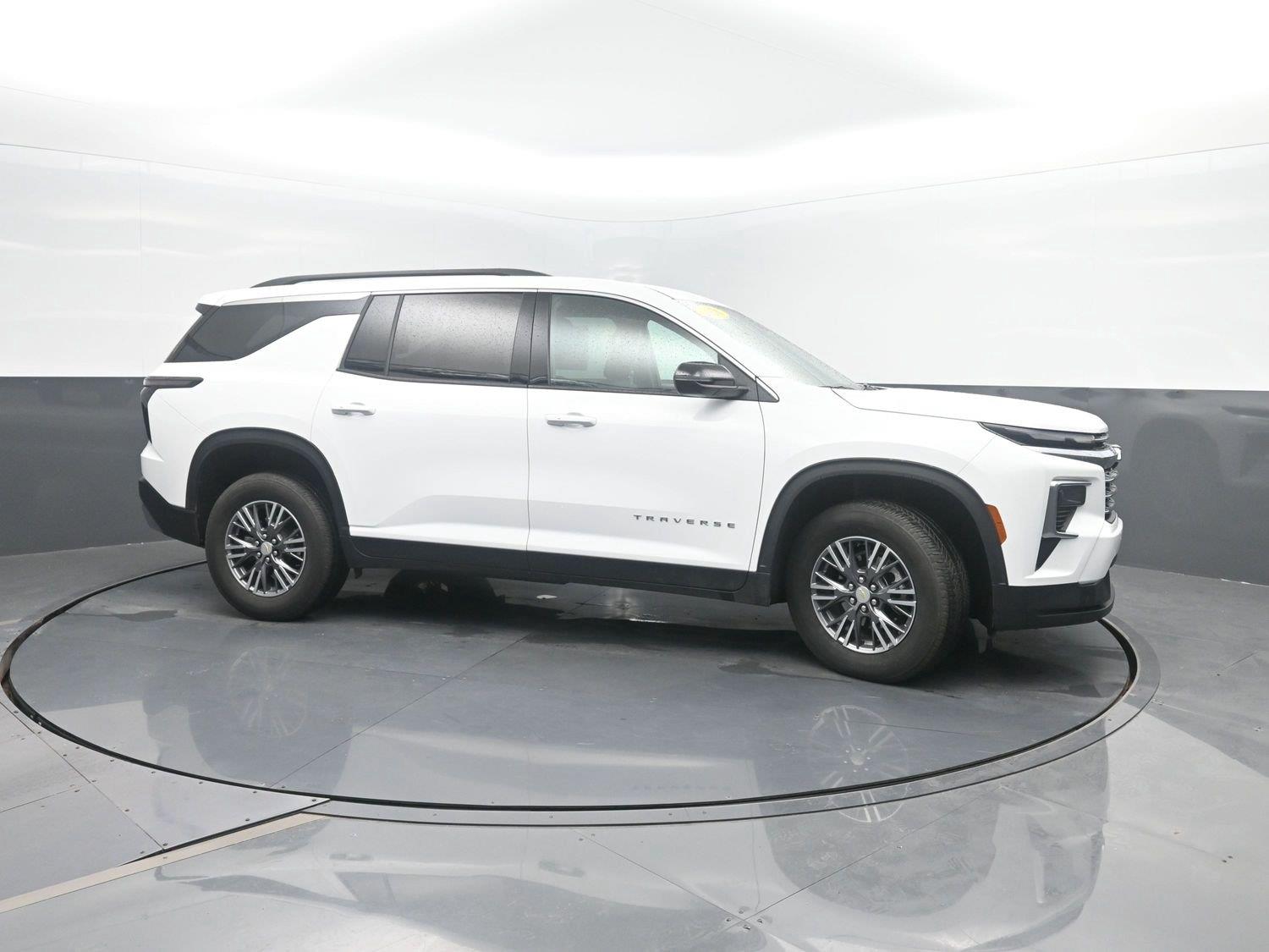 Used 2026 Summit White Chevrolet AWD LT image 4