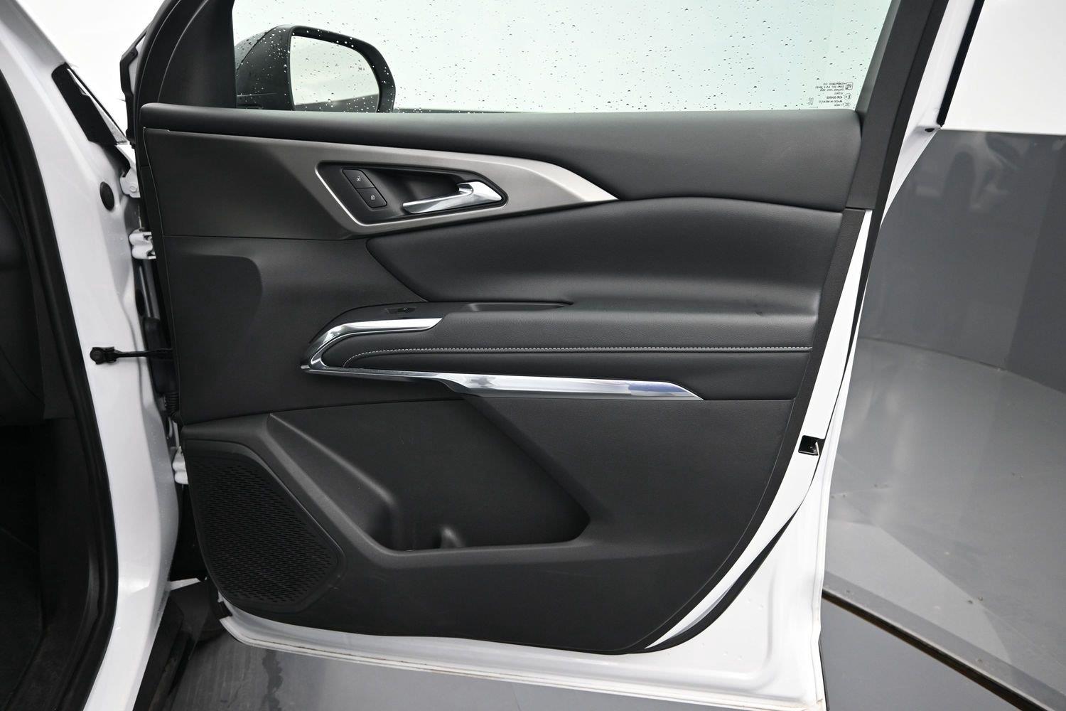 Used 2026 Summit White Chevrolet AWD LT image 10