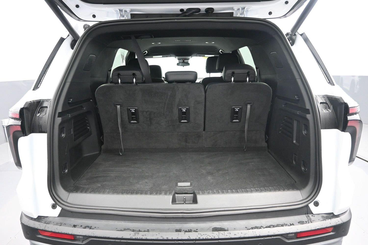 Used 2026 Summit White Chevrolet AWD LT image 17