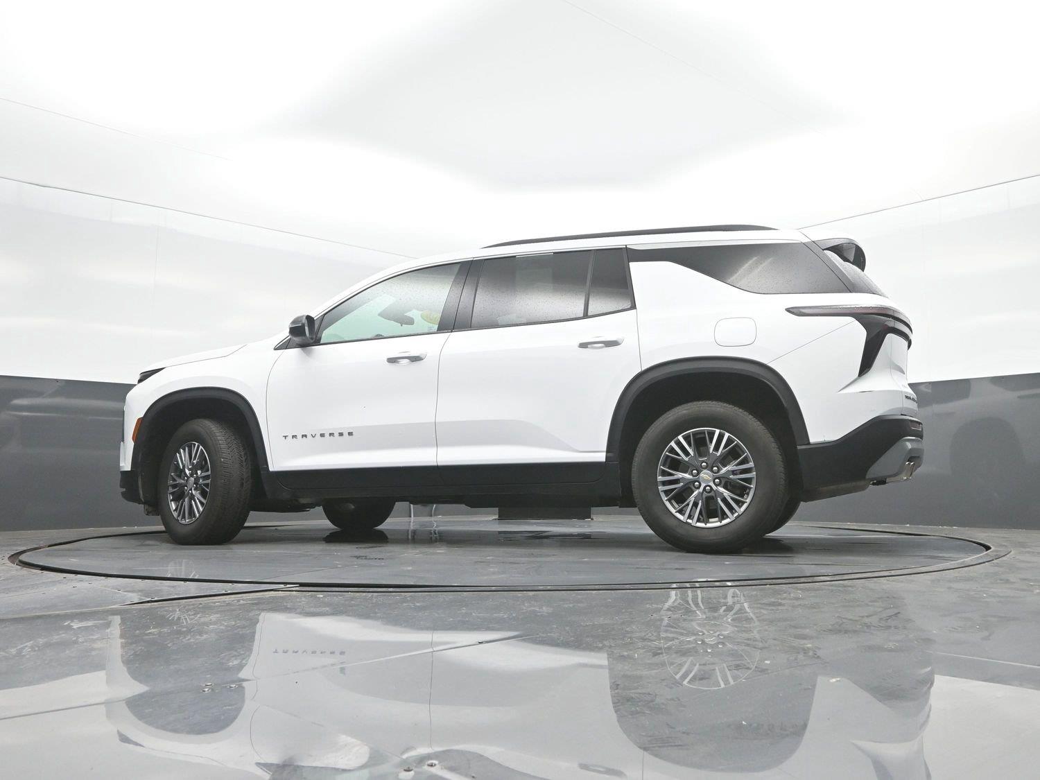 Used 2026 Summit White Chevrolet AWD LT image 34