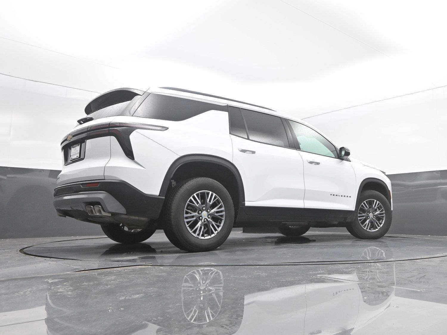 Used 2026 Summit White Chevrolet AWD LT image 35