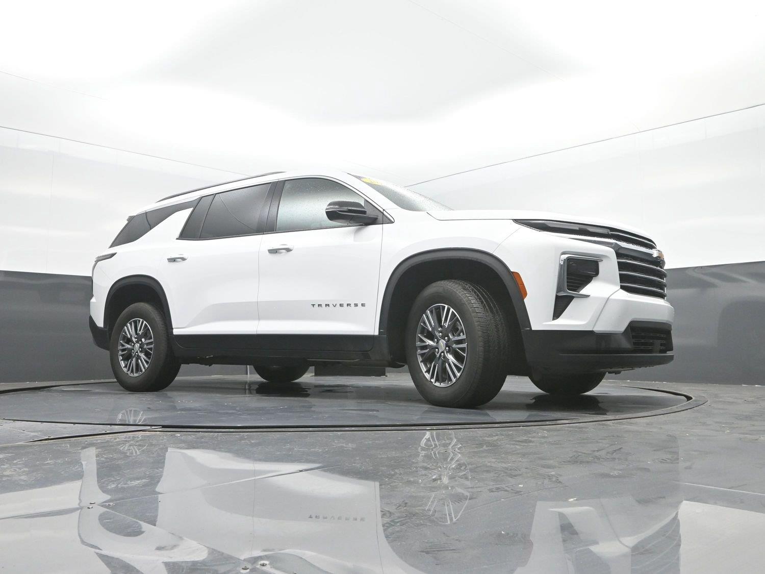 Used 2026 Summit White Chevrolet AWD LT image 36