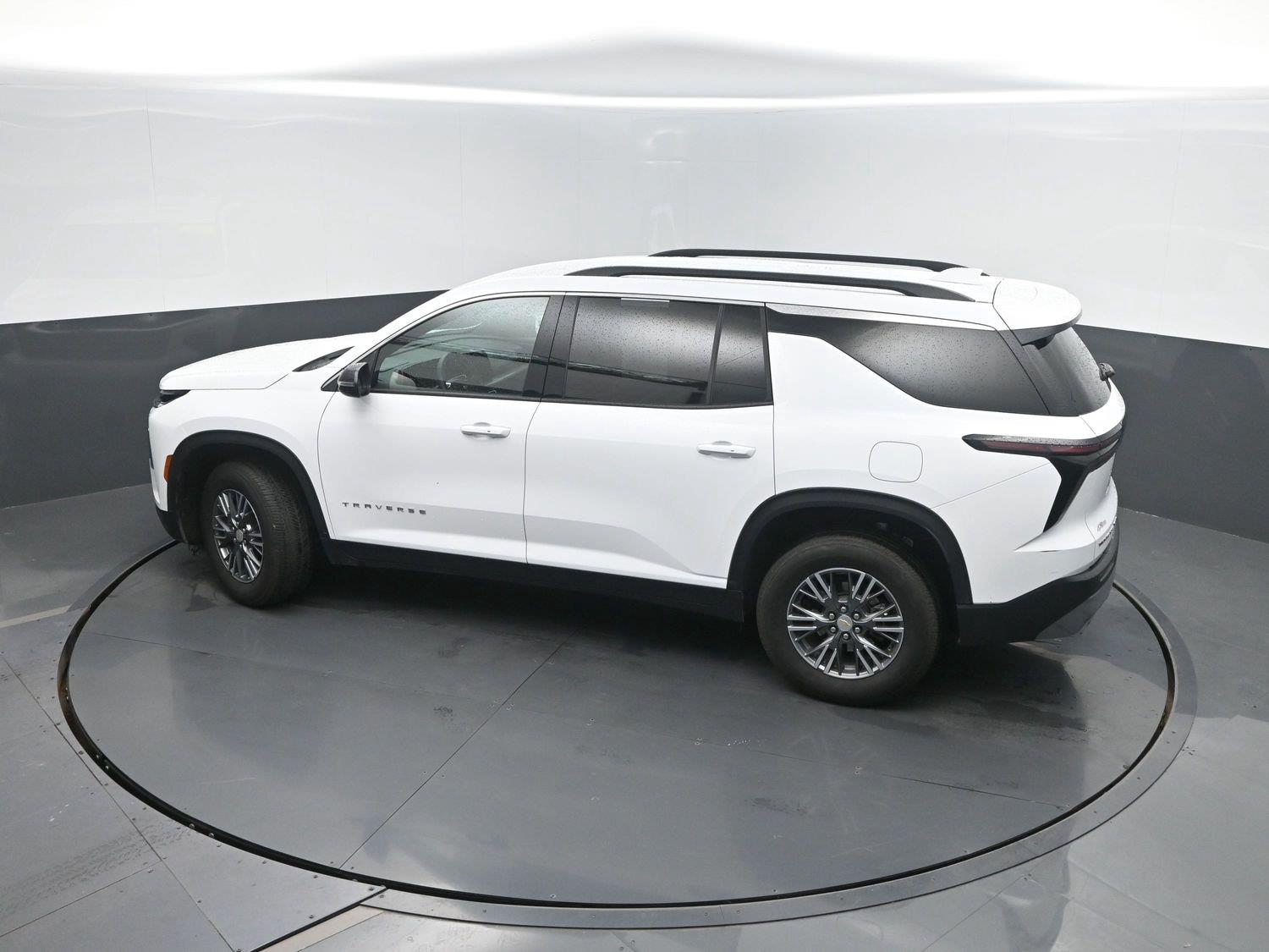 Used 2026 Summit White Chevrolet AWD LT image 38