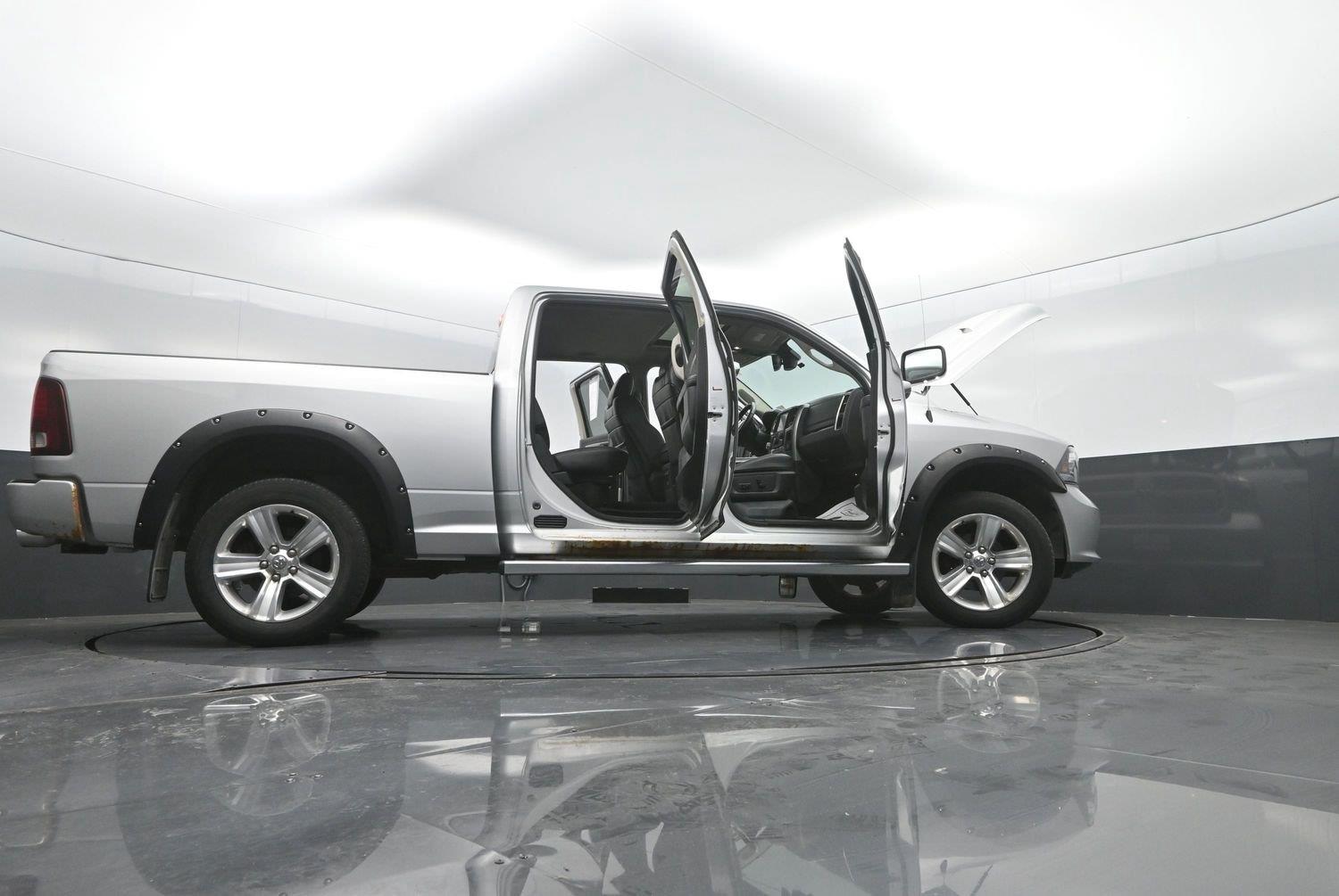 Used 2016 Bright Silver Metallic Ram Sport image 49