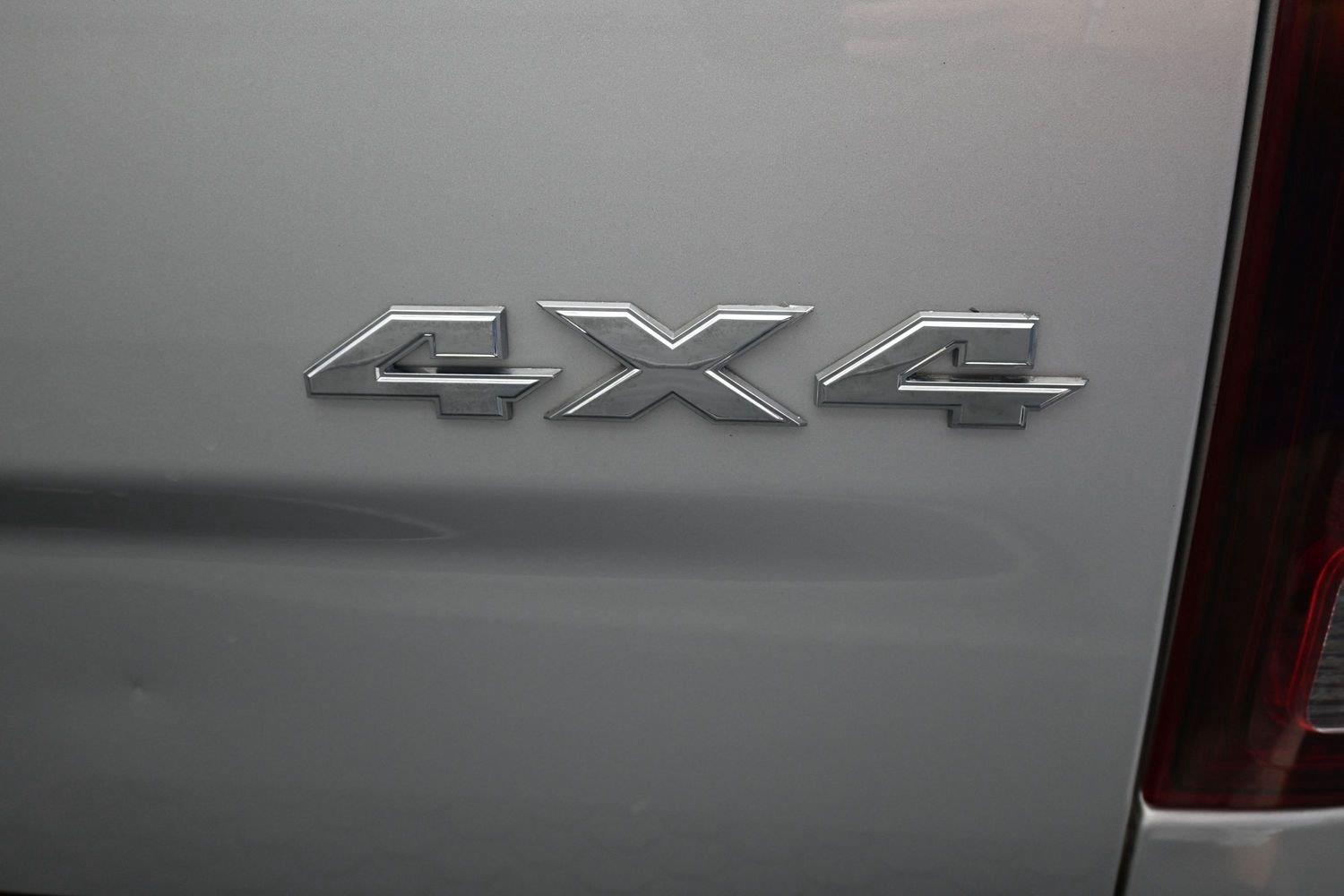 Used 2016 Bright Silver Metallic Ram Sport image 14
