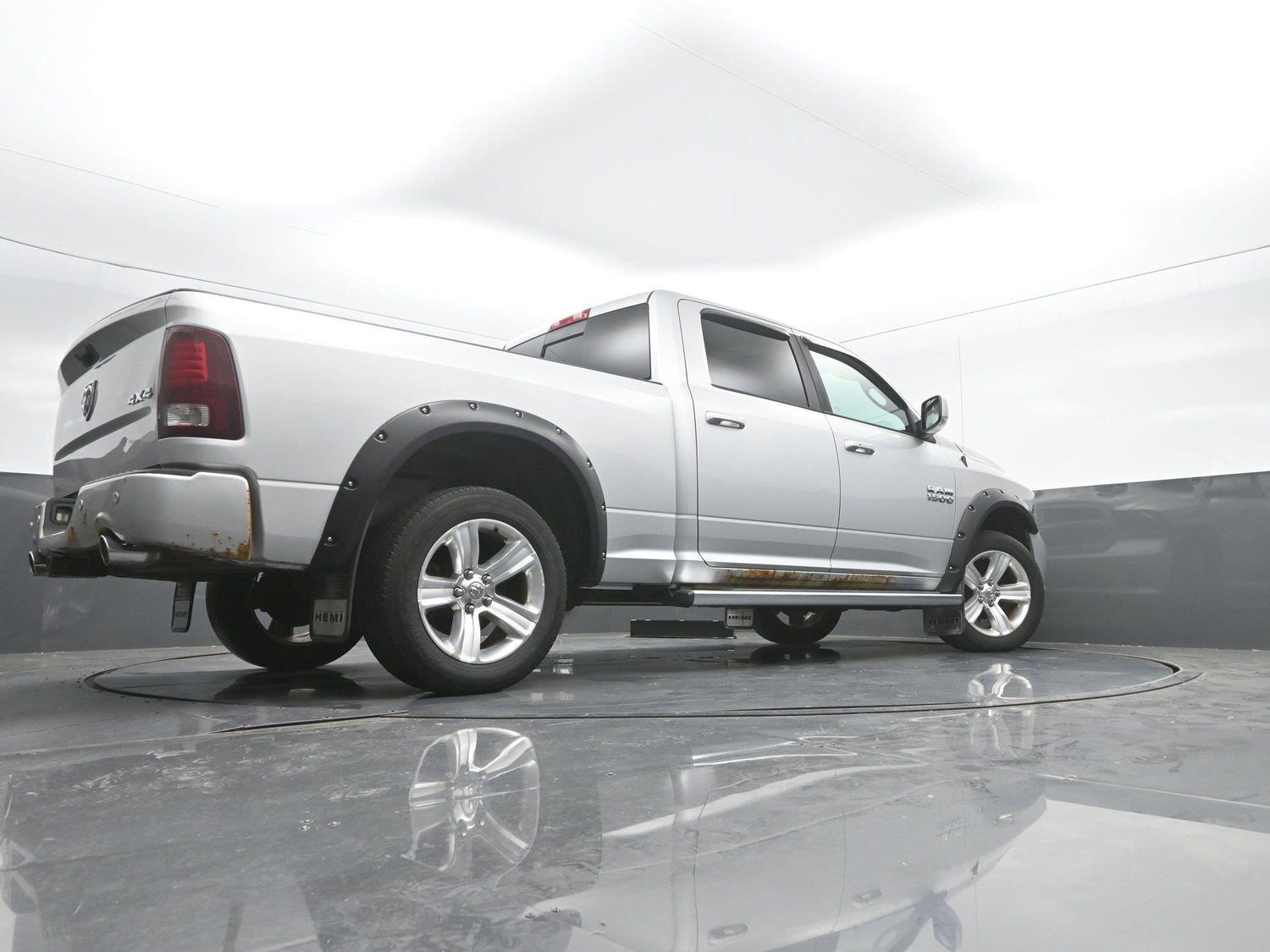 Used 2016 Bright Silver Metallic Ram Sport image 32