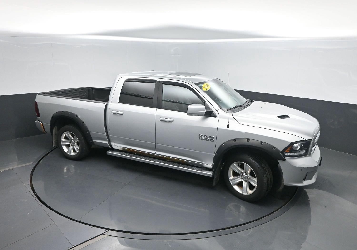 Used 2016 Bright Silver Metallic Ram Sport image 34