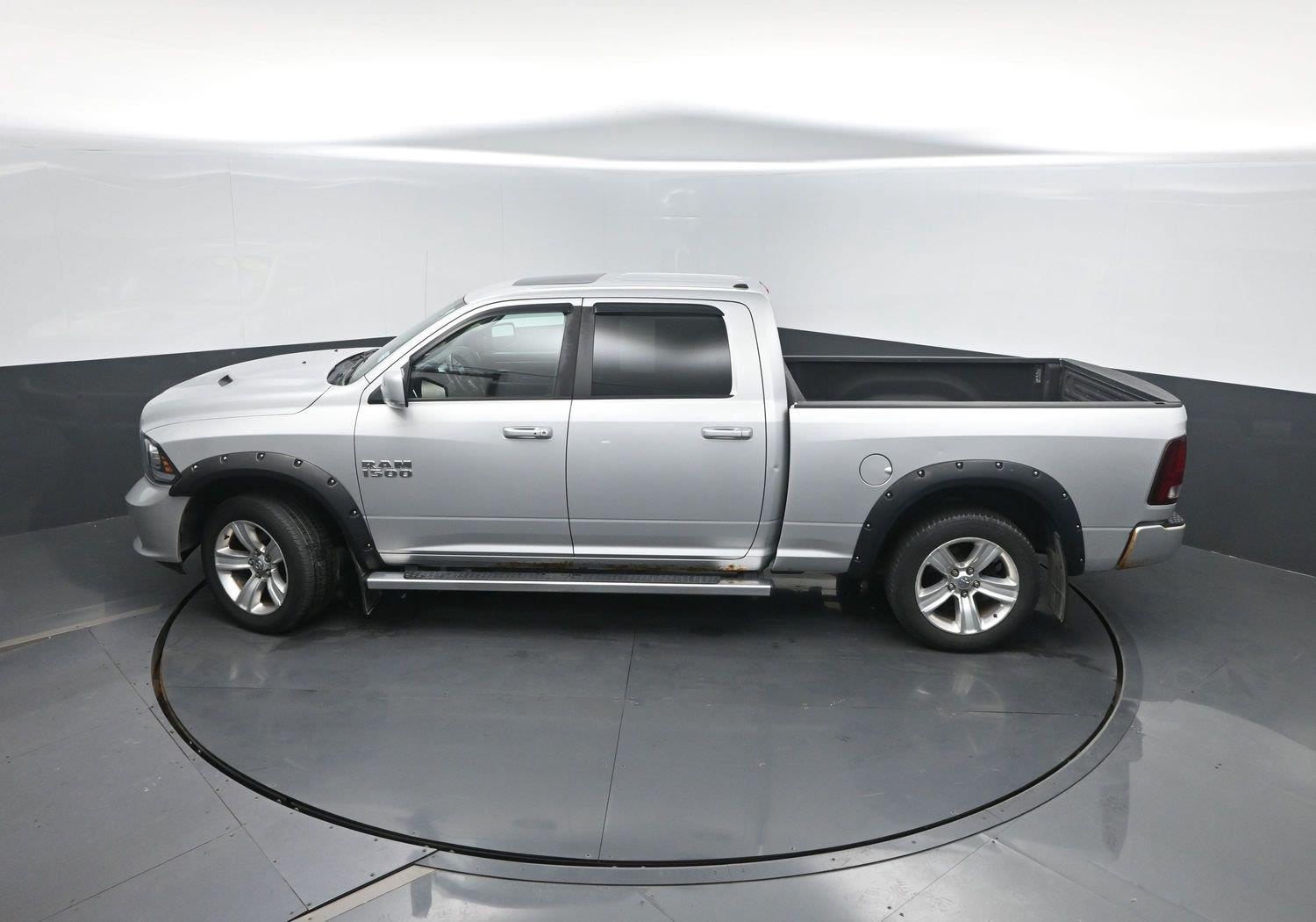 Used 2016 Bright Silver Metallic Ram Sport image 36