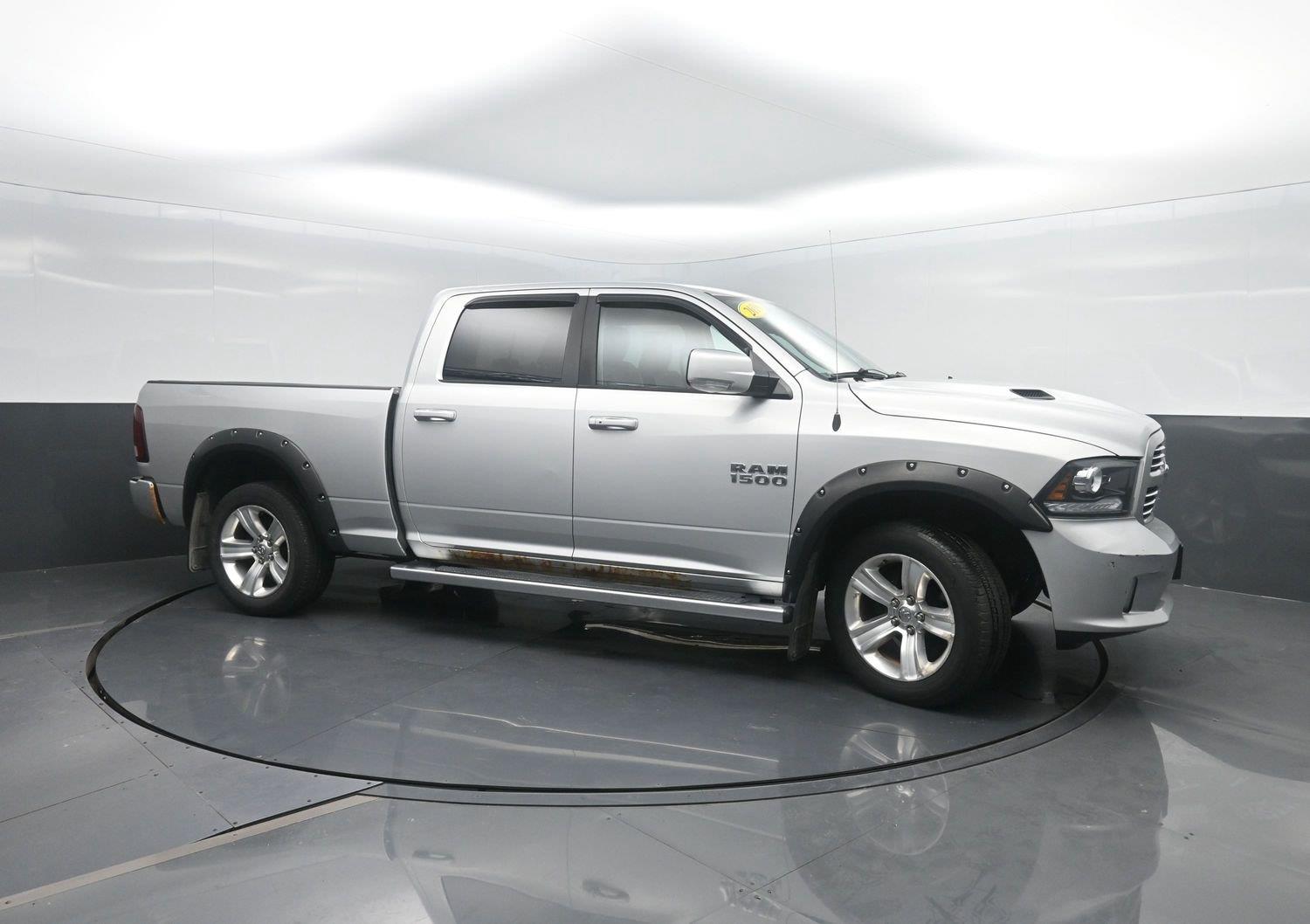 Used 2016 Bright Silver Metallic Ram Sport image 39