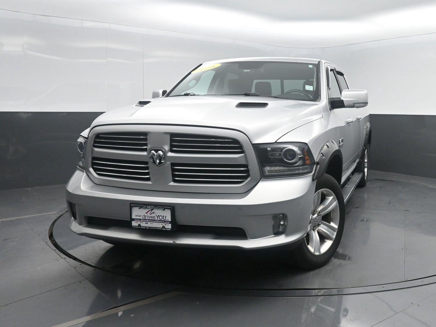 Used 2016 Bright Silver Metallic Ram Sport image 41