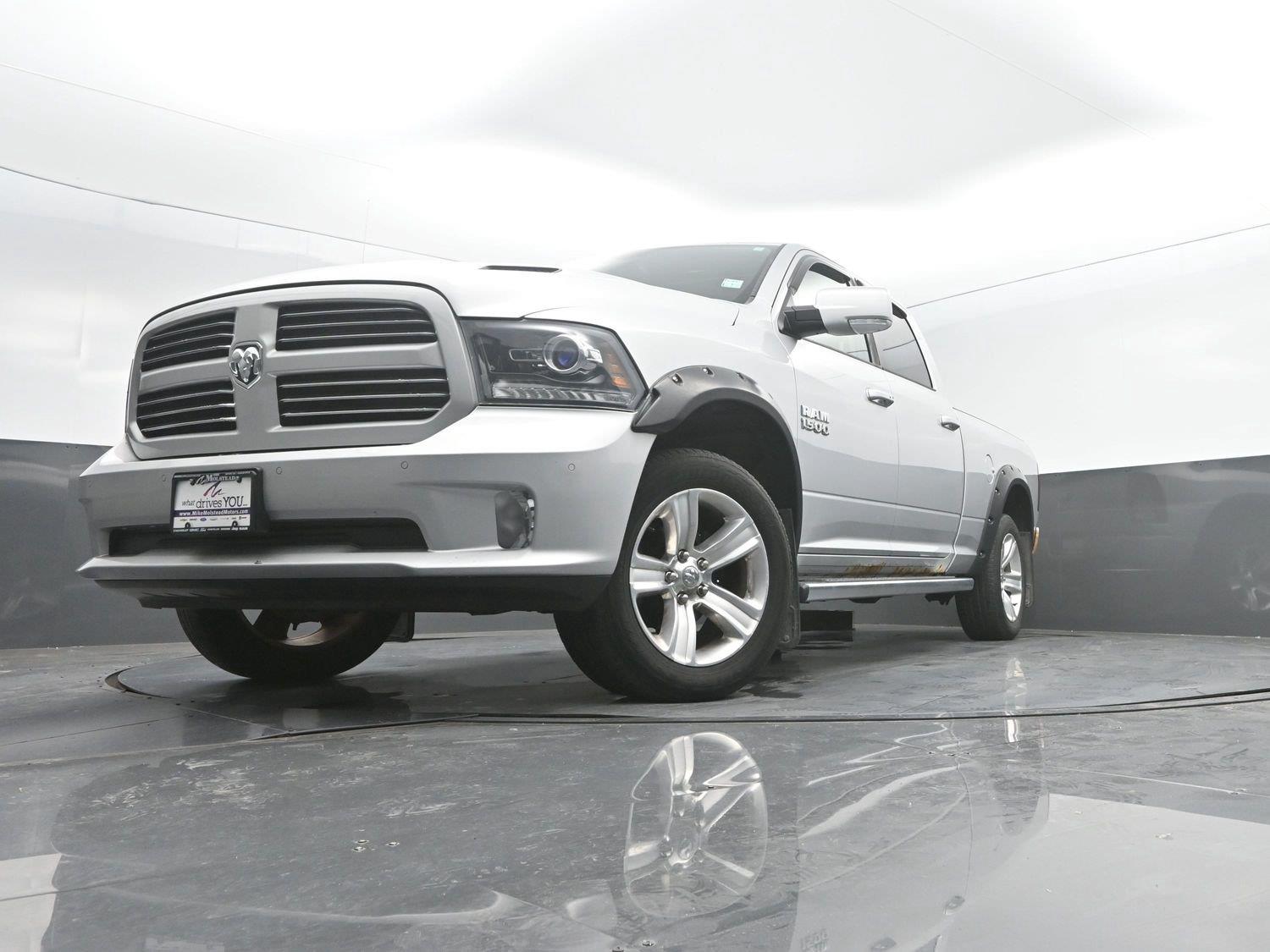 Used 2016 Bright Silver Metallic Ram Sport image 42