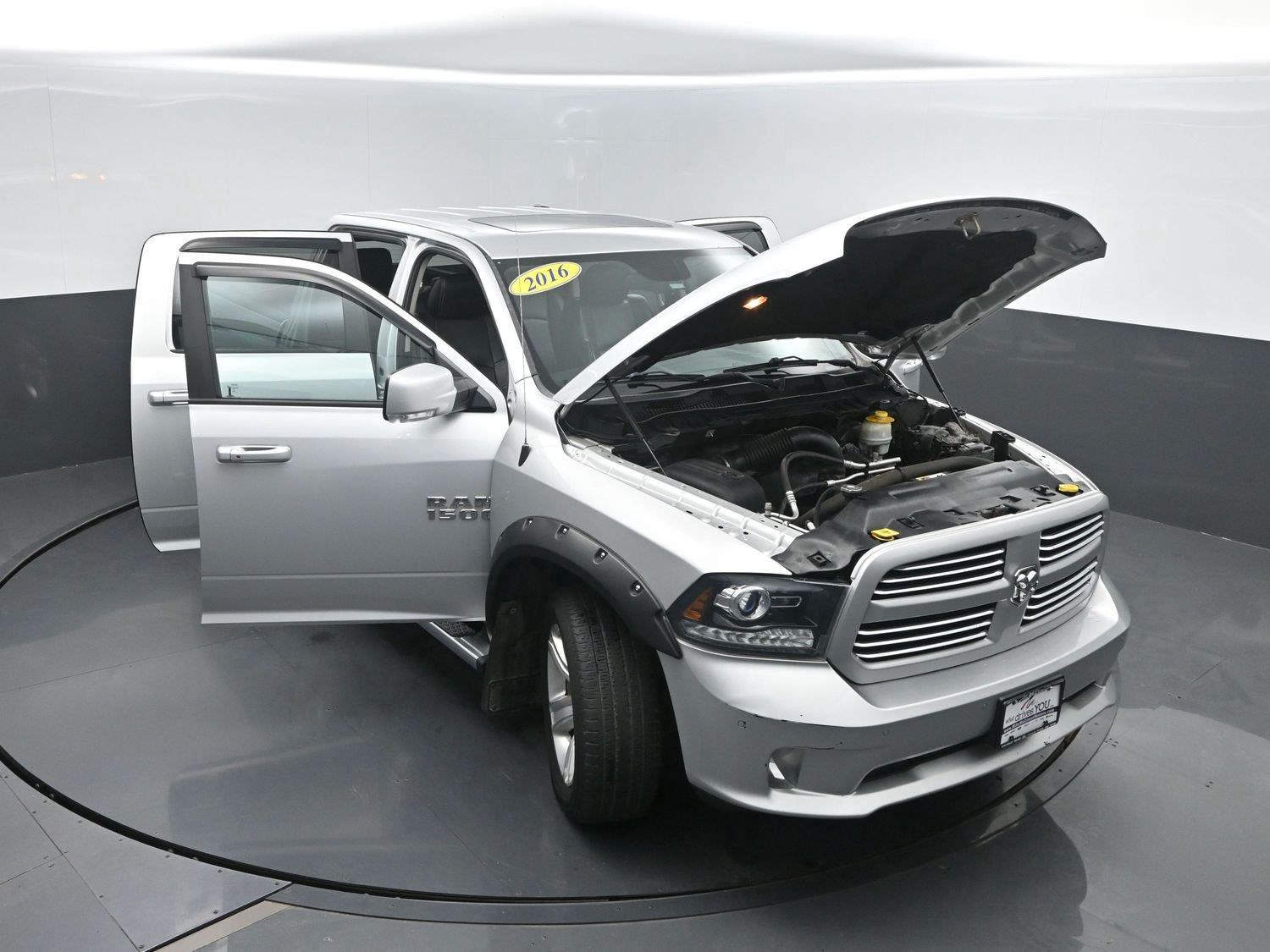 Used 2016 Bright Silver Metallic Ram Sport image 43