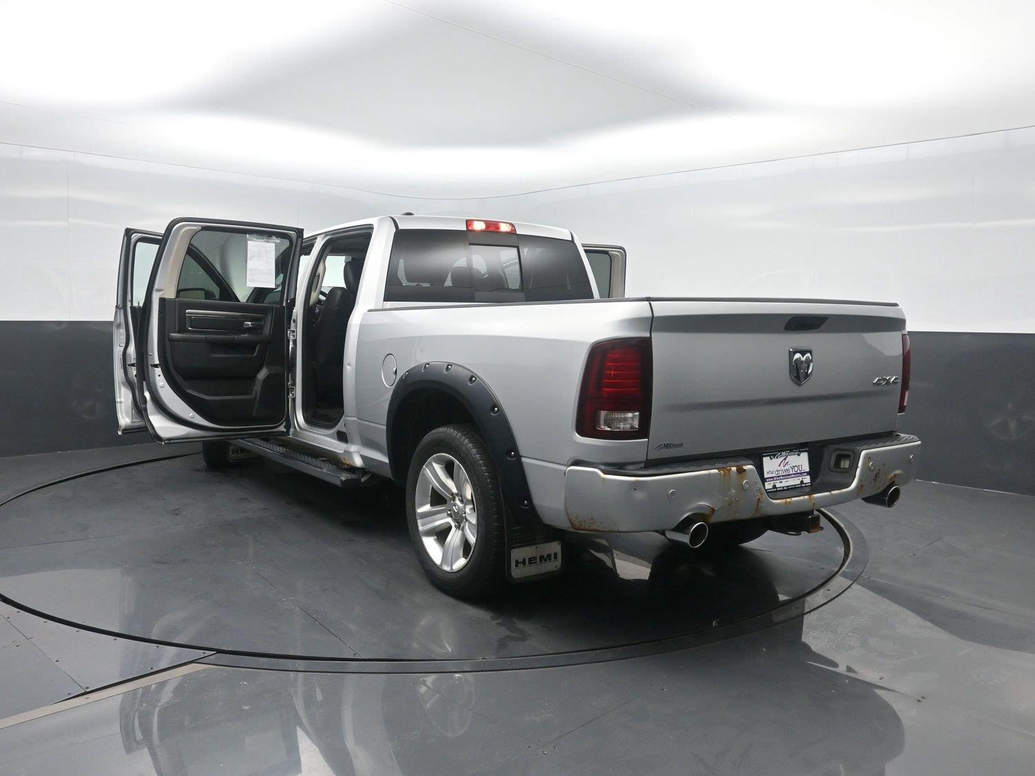 Used 2016 Bright Silver Metallic Ram Sport image 44