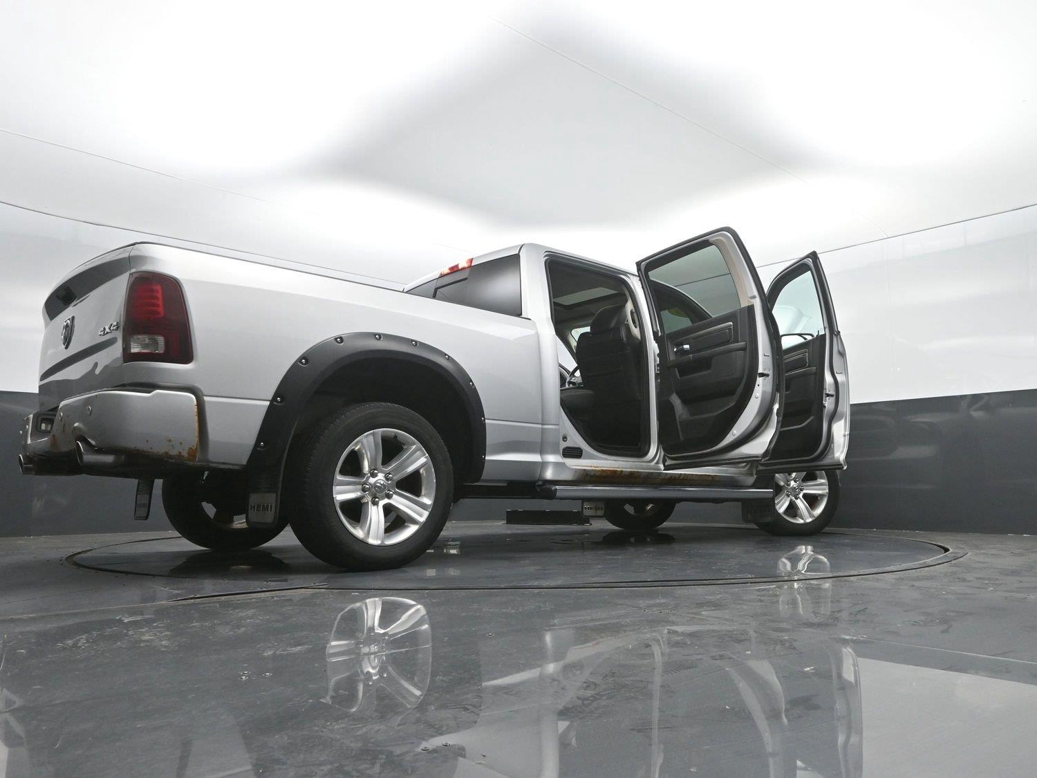 Used 2016 Bright Silver Metallic Ram Sport image 47
