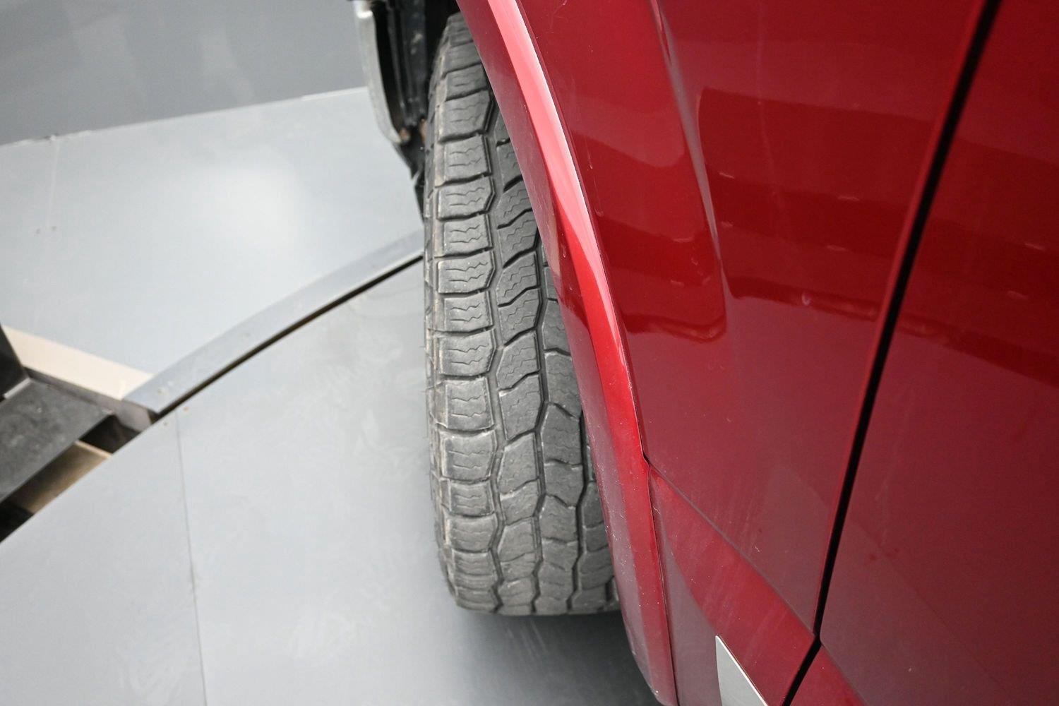 Used 2019 Ruby Red Metallic Tinted Clearcoat Ford LARIAT image 34