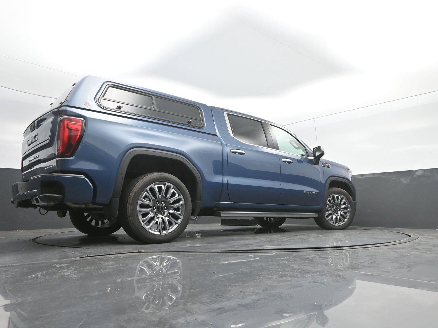 Used 2025 Downpour Metallic GMC Denali Ultimate image 37