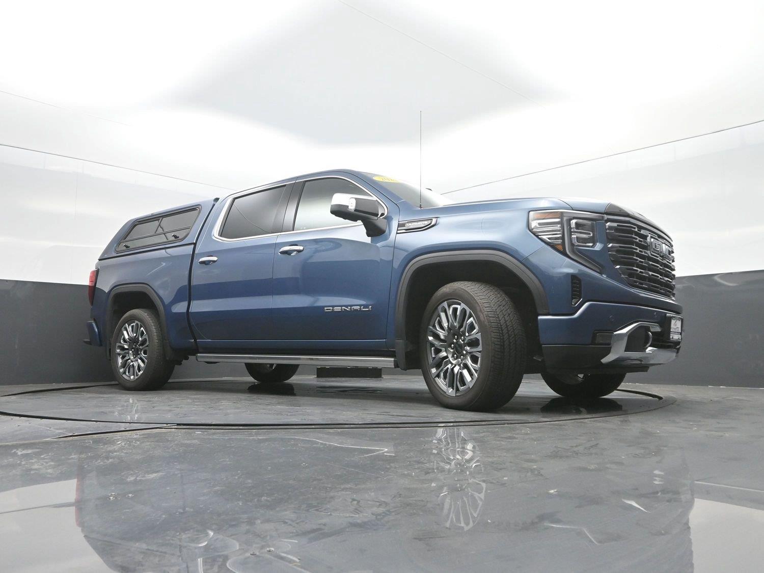 Used 2025 Downpour Metallic GMC Denali Ultimate image 38