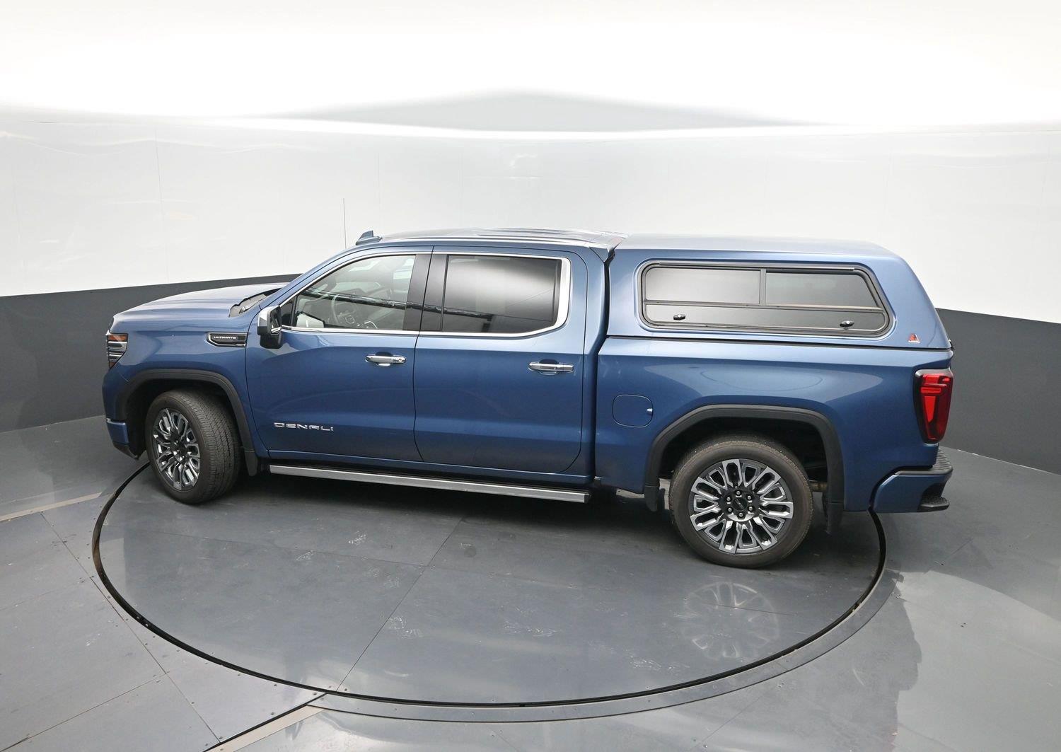 Used 2025 Downpour Metallic GMC Denali Ultimate image 40