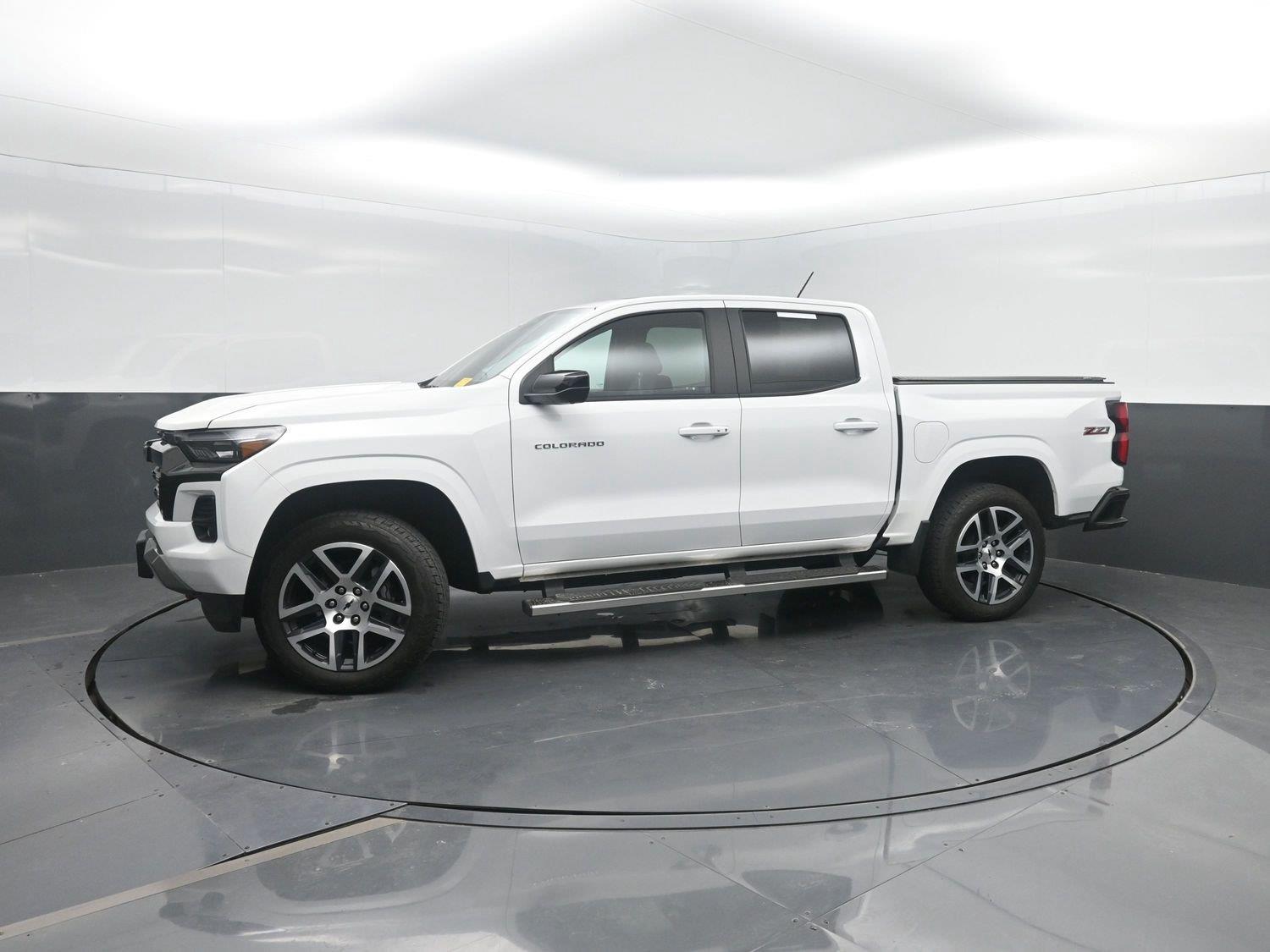 Used 2024 Summit White Chevrolet 4WD Z71 image 44