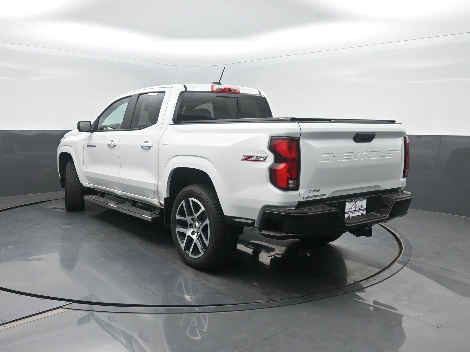Used 2024 Summit White Chevrolet 4WD Z71 image 46