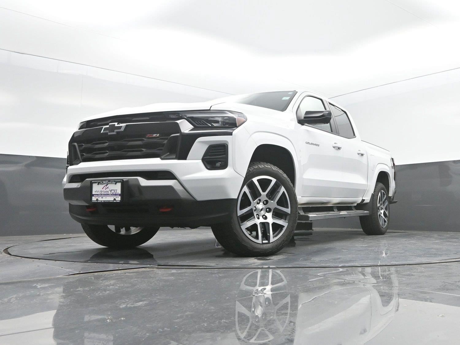Used 2024 Summit White Chevrolet 4WD Z71 image 47
