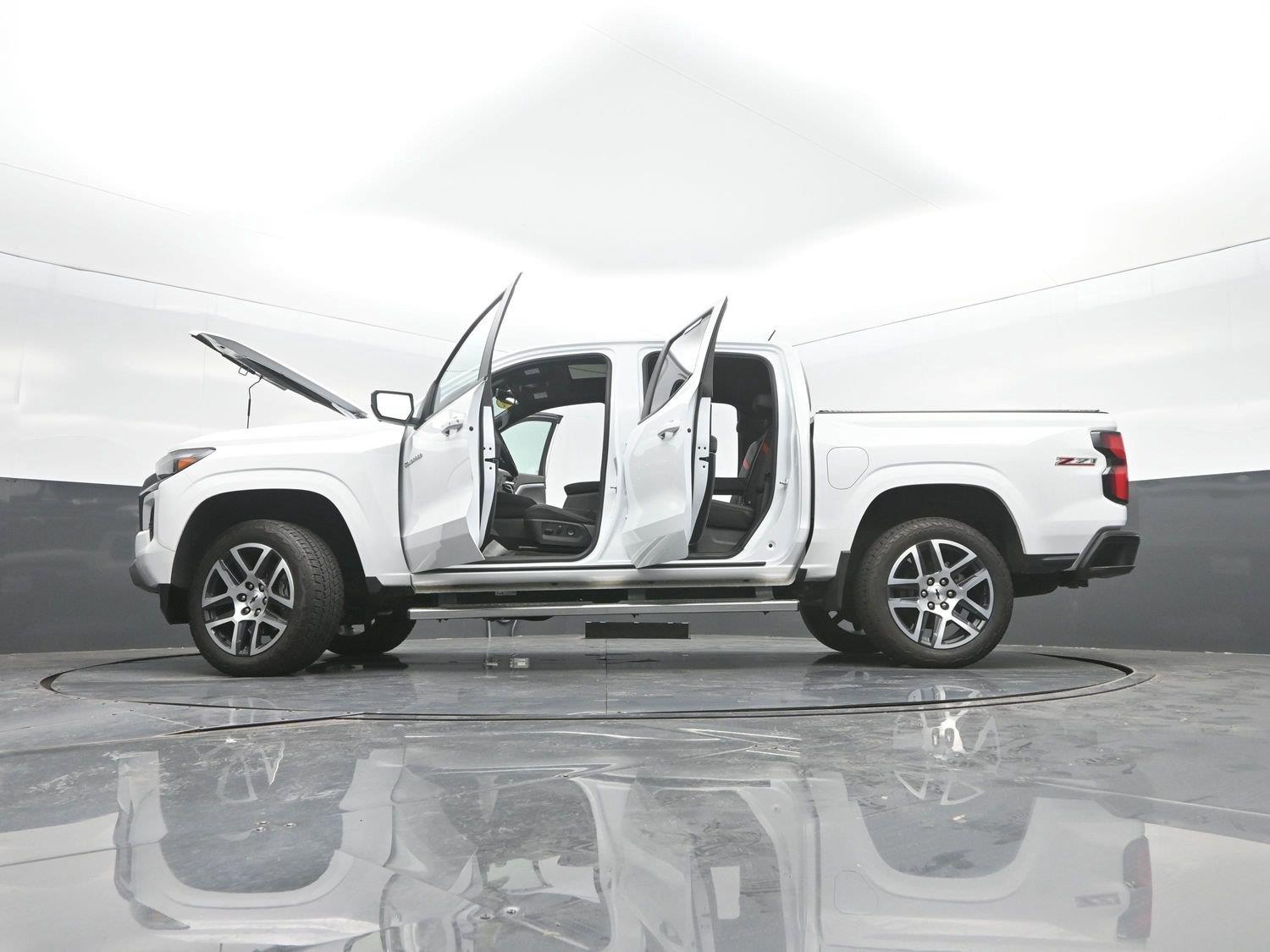 Used 2024 Summit White Chevrolet 4WD Z71 image 53