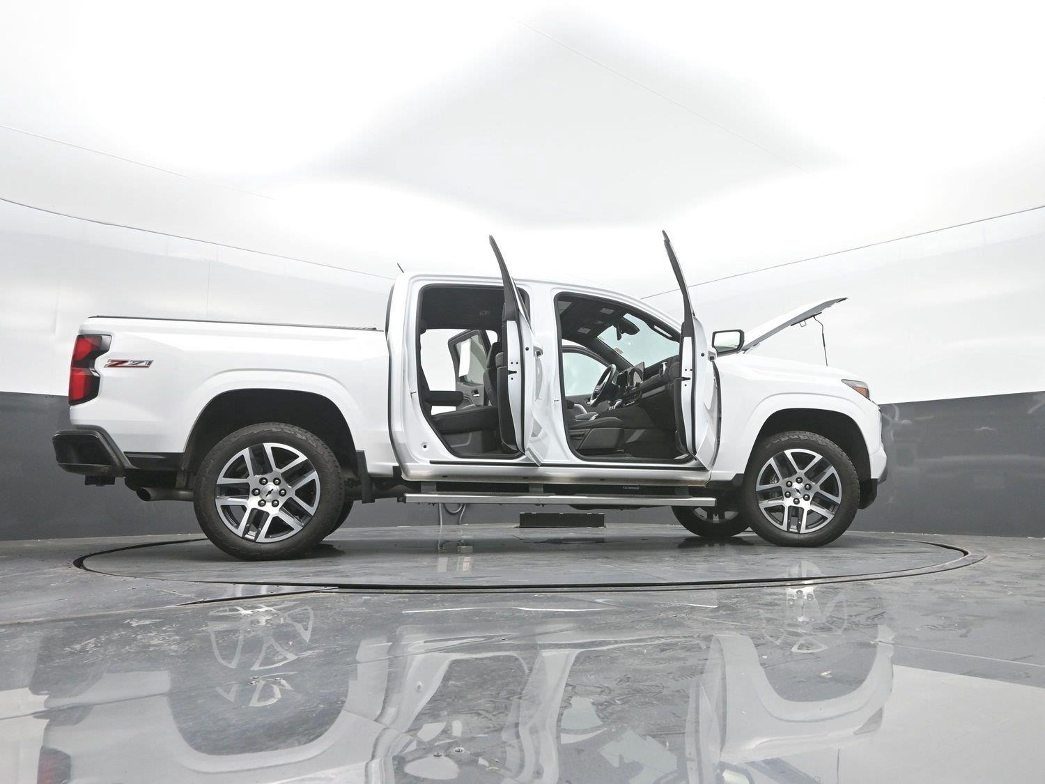 Used 2024 Summit White Chevrolet 4WD Z71 image 54