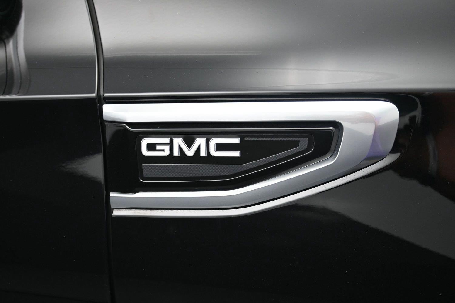 Used 2024 Onyx Black GMC Denali image 6